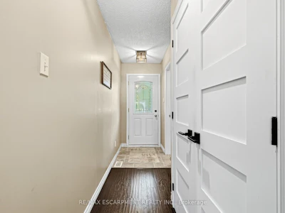 53 Bryna Avenue S - 4