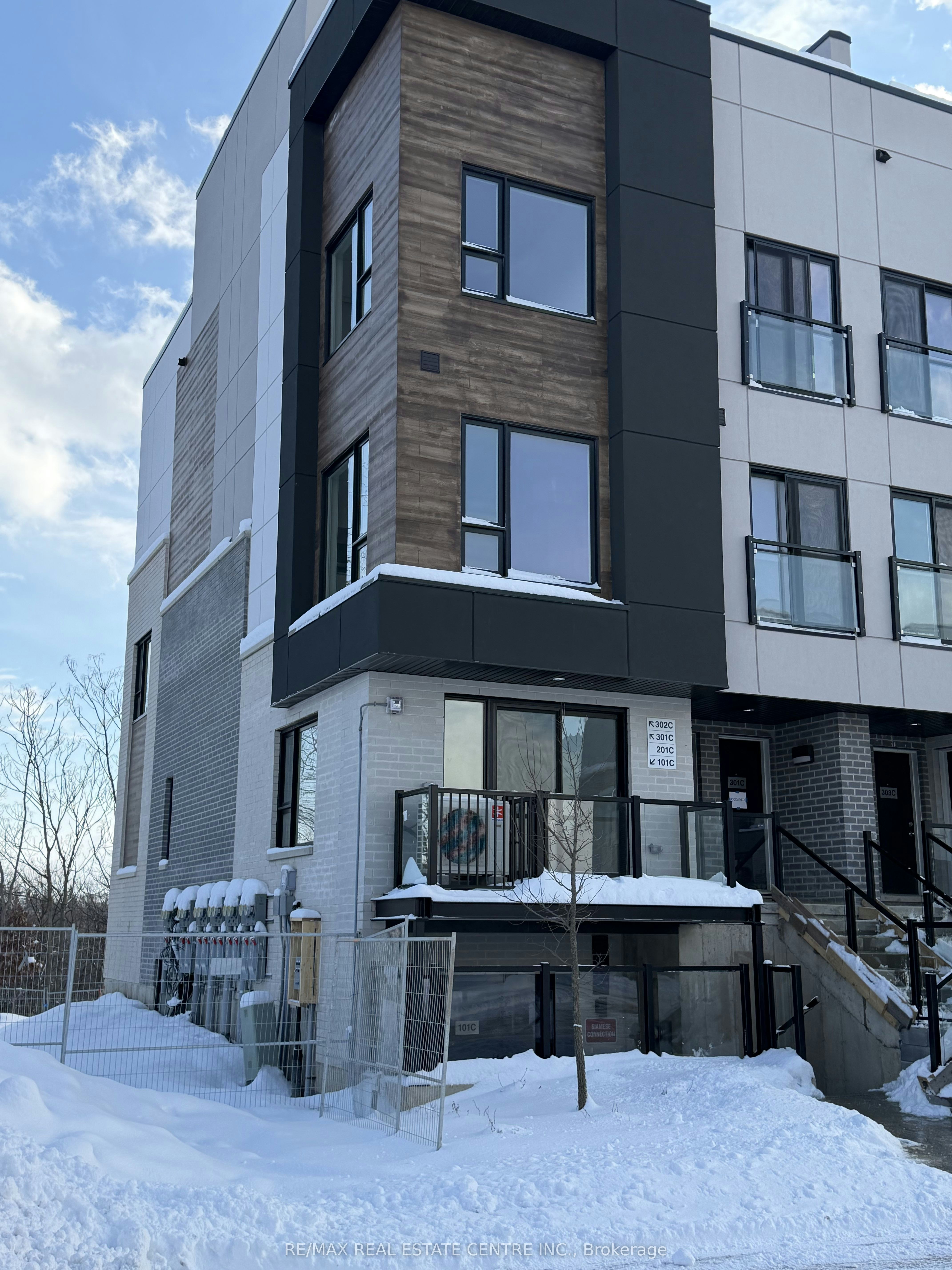 Suite 334 (302C)-16 Melbourne Avenue, St. Catharines, ON, L2P 3J8 - 3