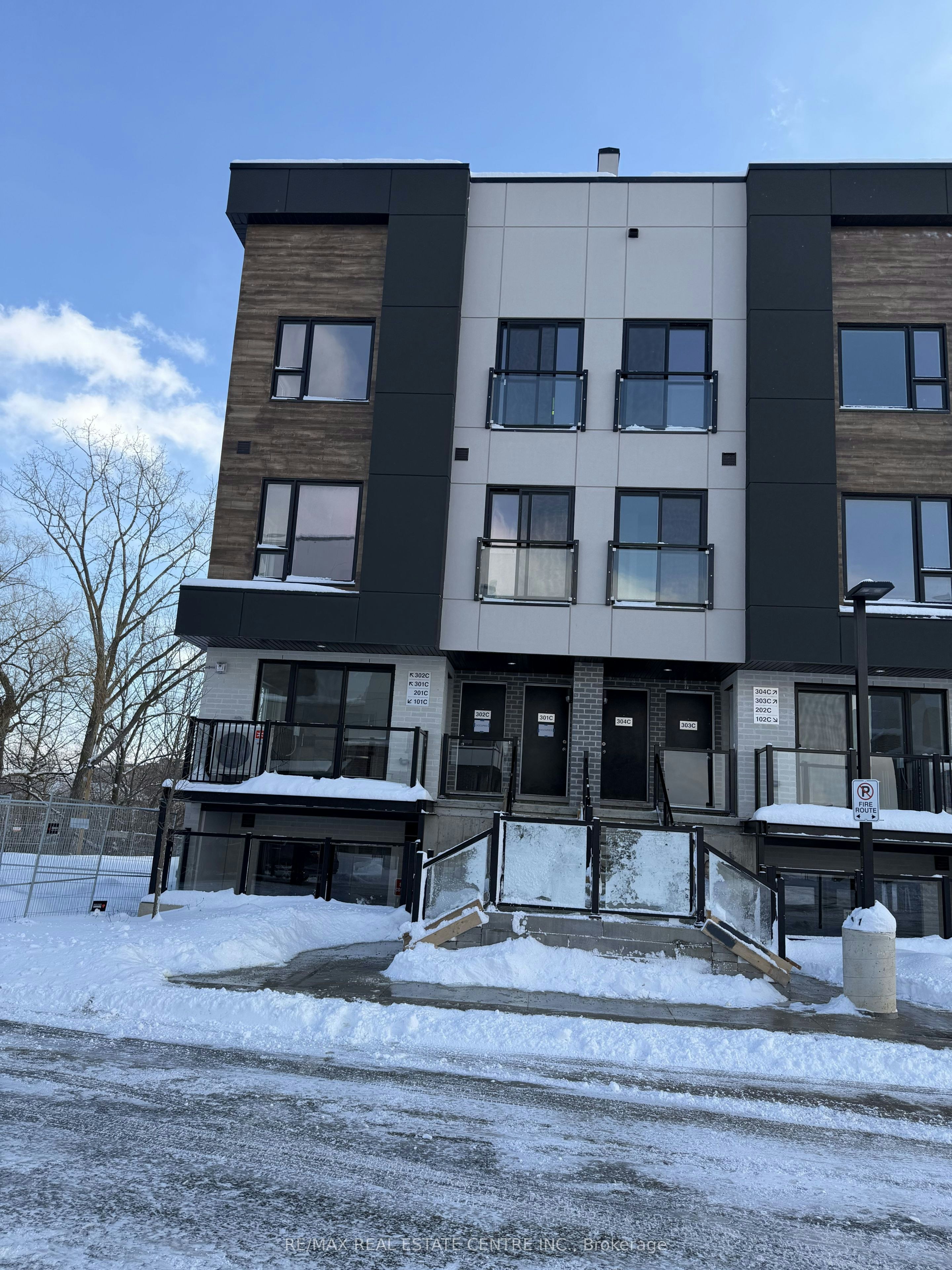Suite 334 (302C)-16 Melbourne Avenue, St. Catharines, ON, L2P 3J8
