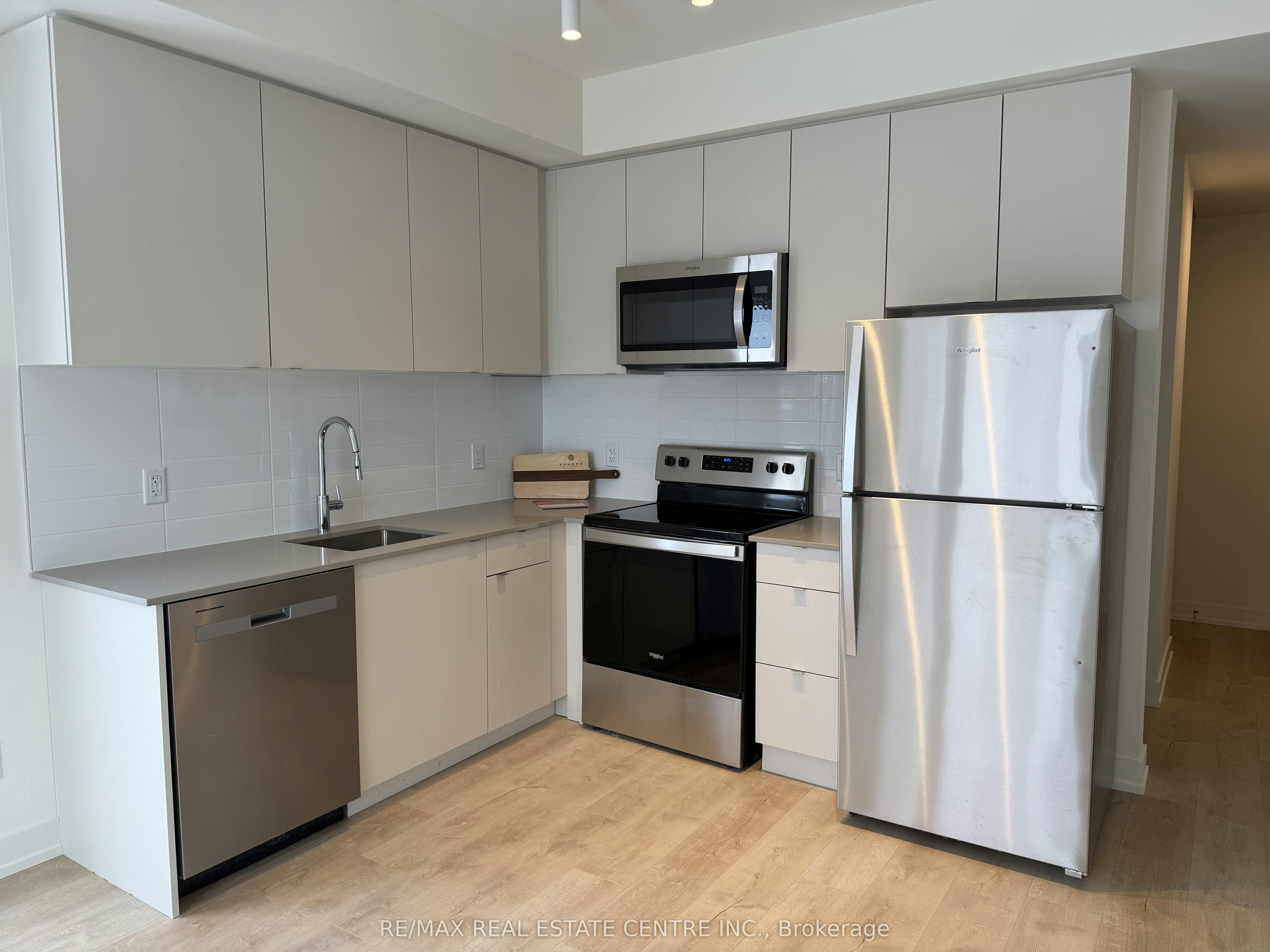 Suite 334 (302C)-16 Melbourne Avenue, St. Catharines, ON, L2P 3J8 - 4