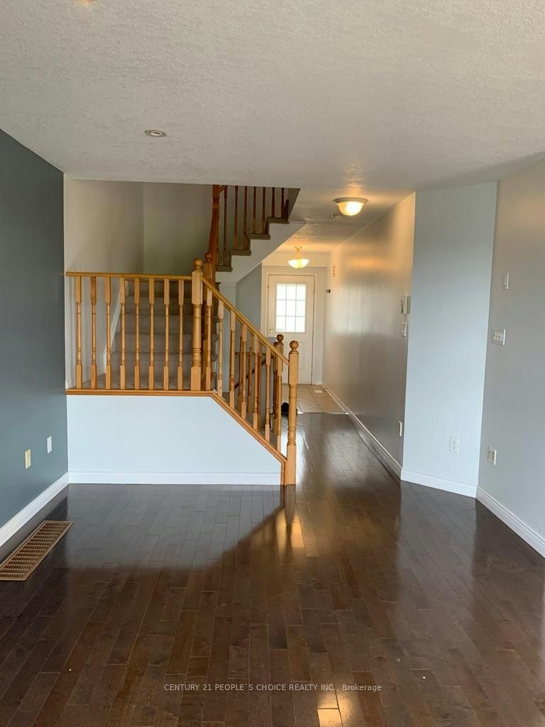 69 Bloomington Drive, Cambridge, ON, N1P 1J5 - 2