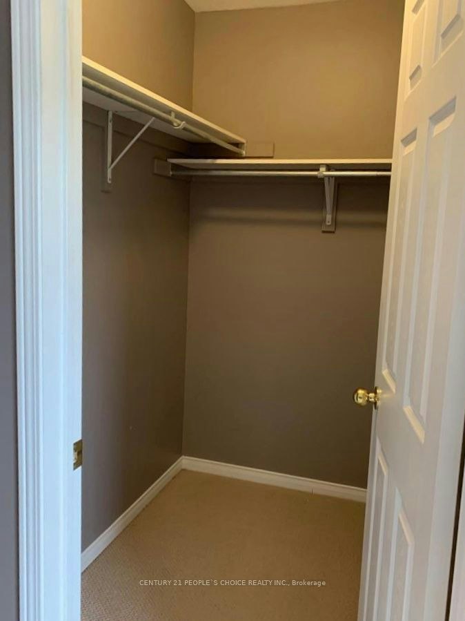 69 Bloomington Drive, Cambridge, ON, N1P 1J5 - 8