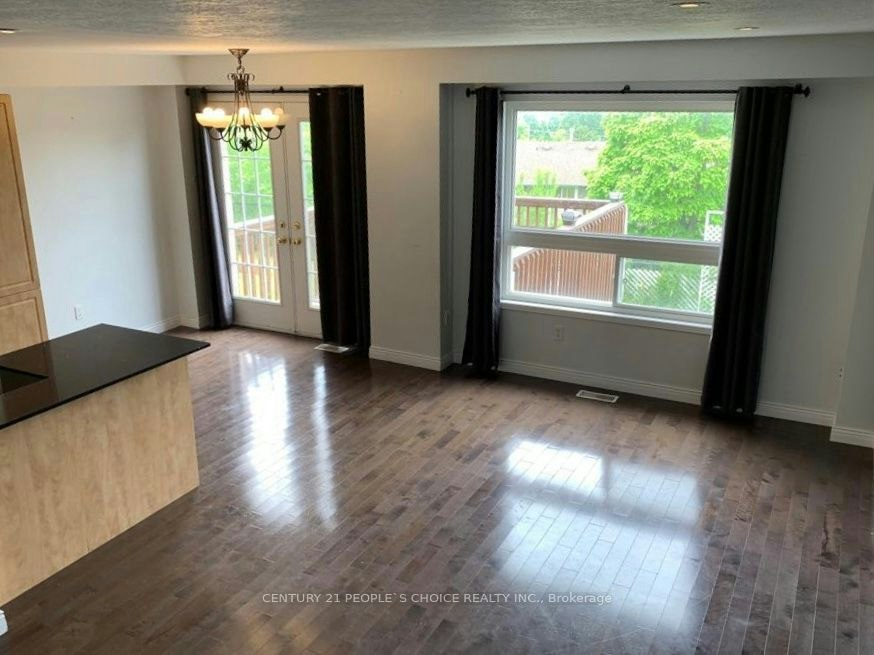 69 Bloomington Drive, Cambridge, ON, N1P 1J5 - 3