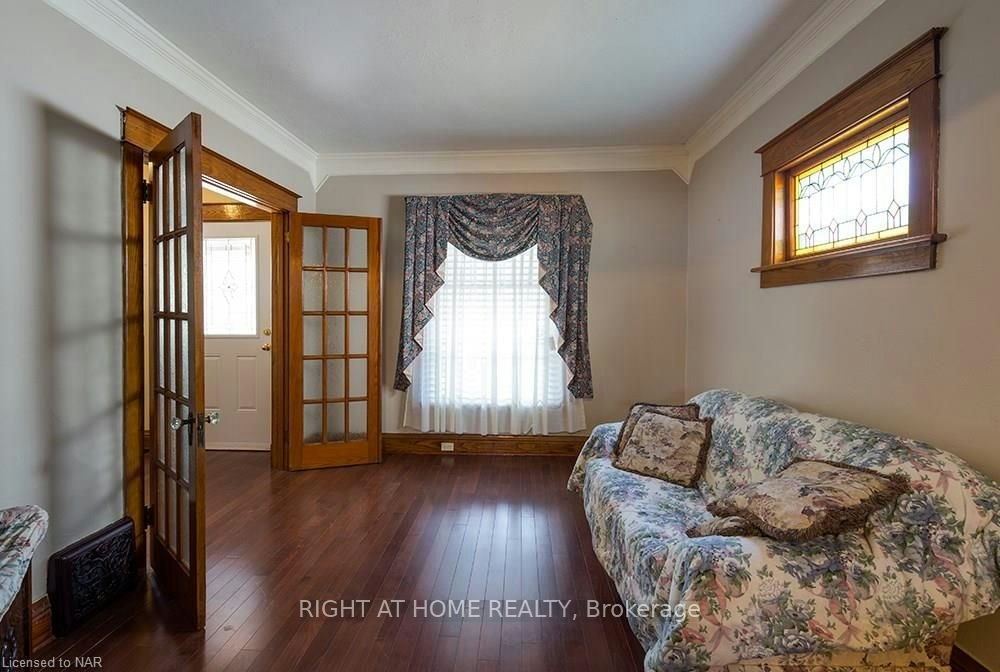 5266 Heywood Avenue, Niagara Falls, ON, L2E 4V6 - 3