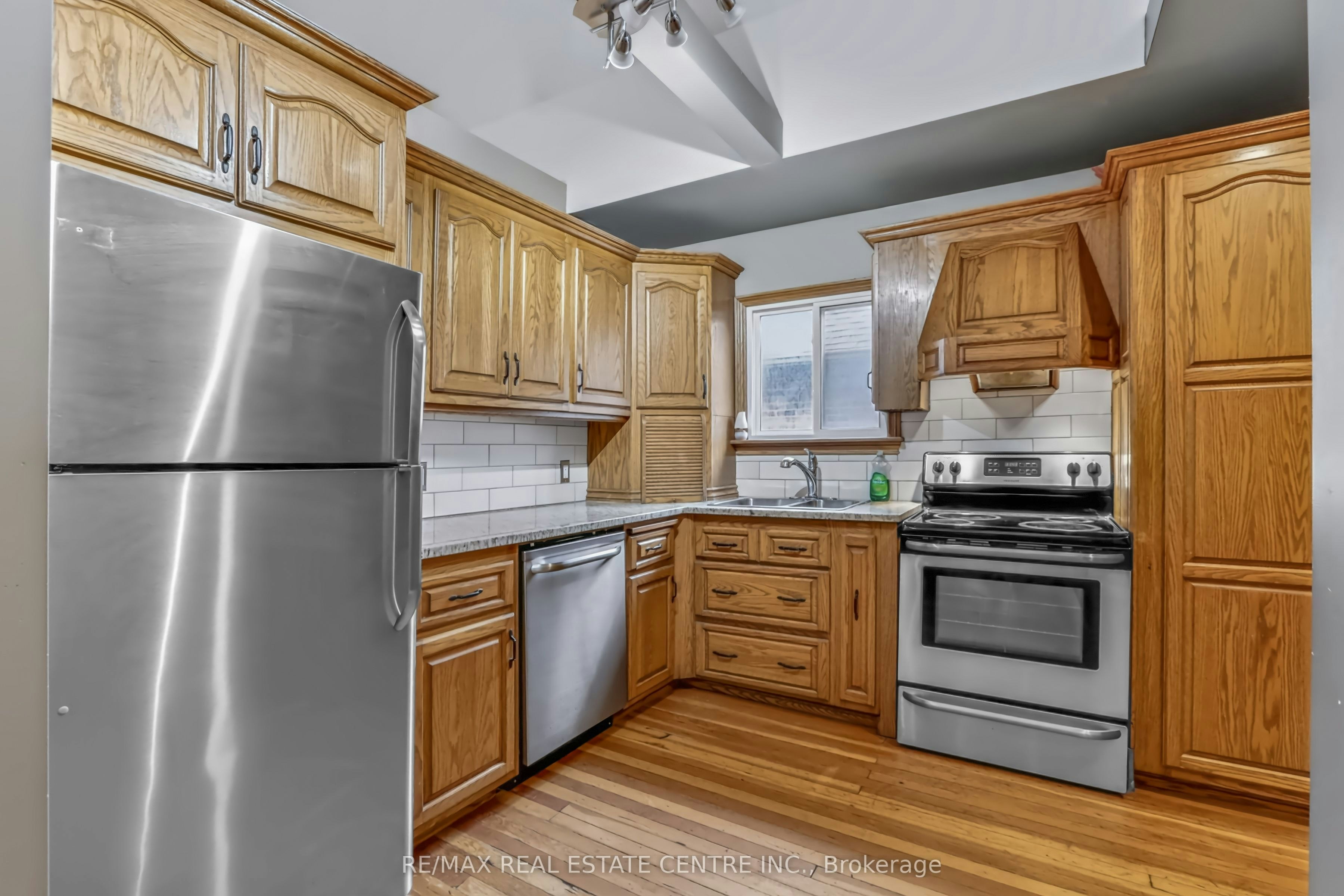 900 Adelaide Street N, London, ON, N5Y 2M5 - 12