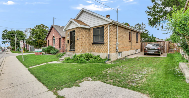 900 Adelaide Street N, London, ON, N5Y 2M5 - 2