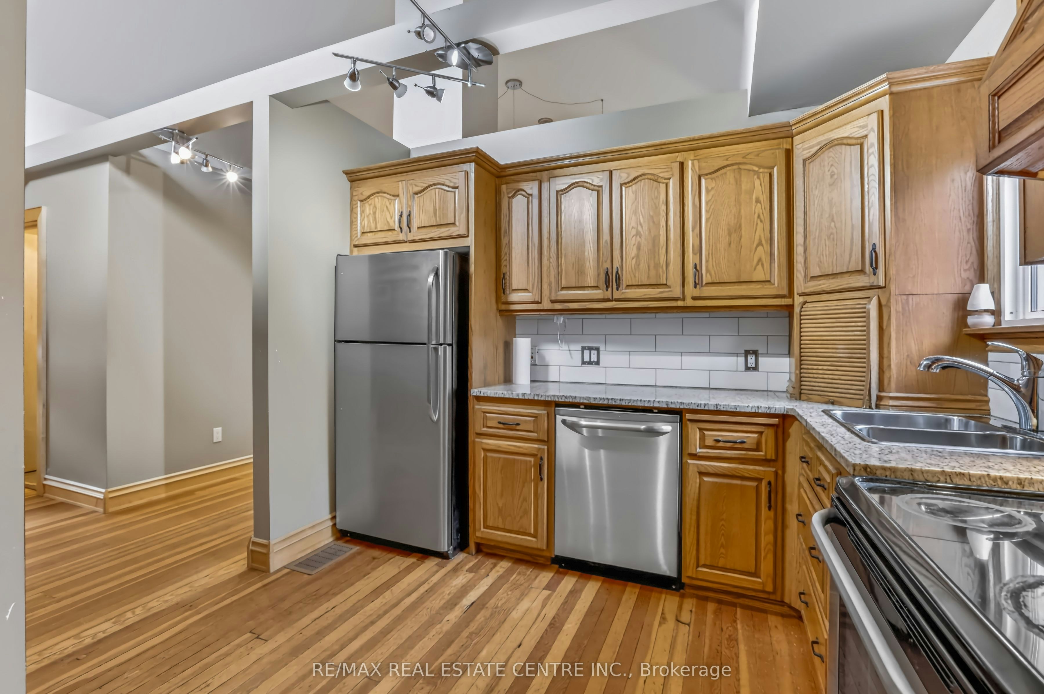 900 Adelaide Street N, London, ON, N5Y 2M5 - 10