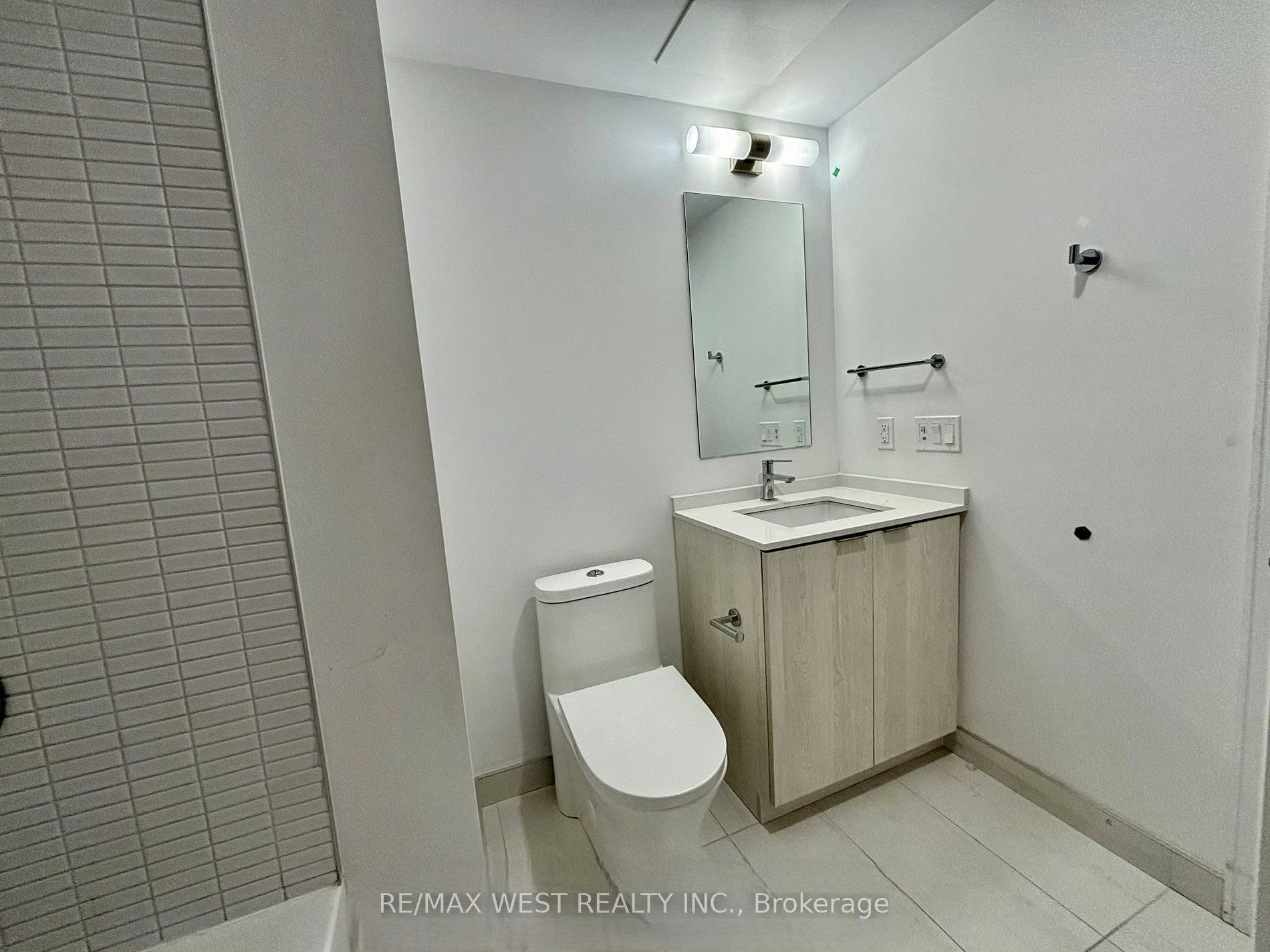 325-1 Jarvis Street, Hamilton, ON, L8R 0A8 - 11