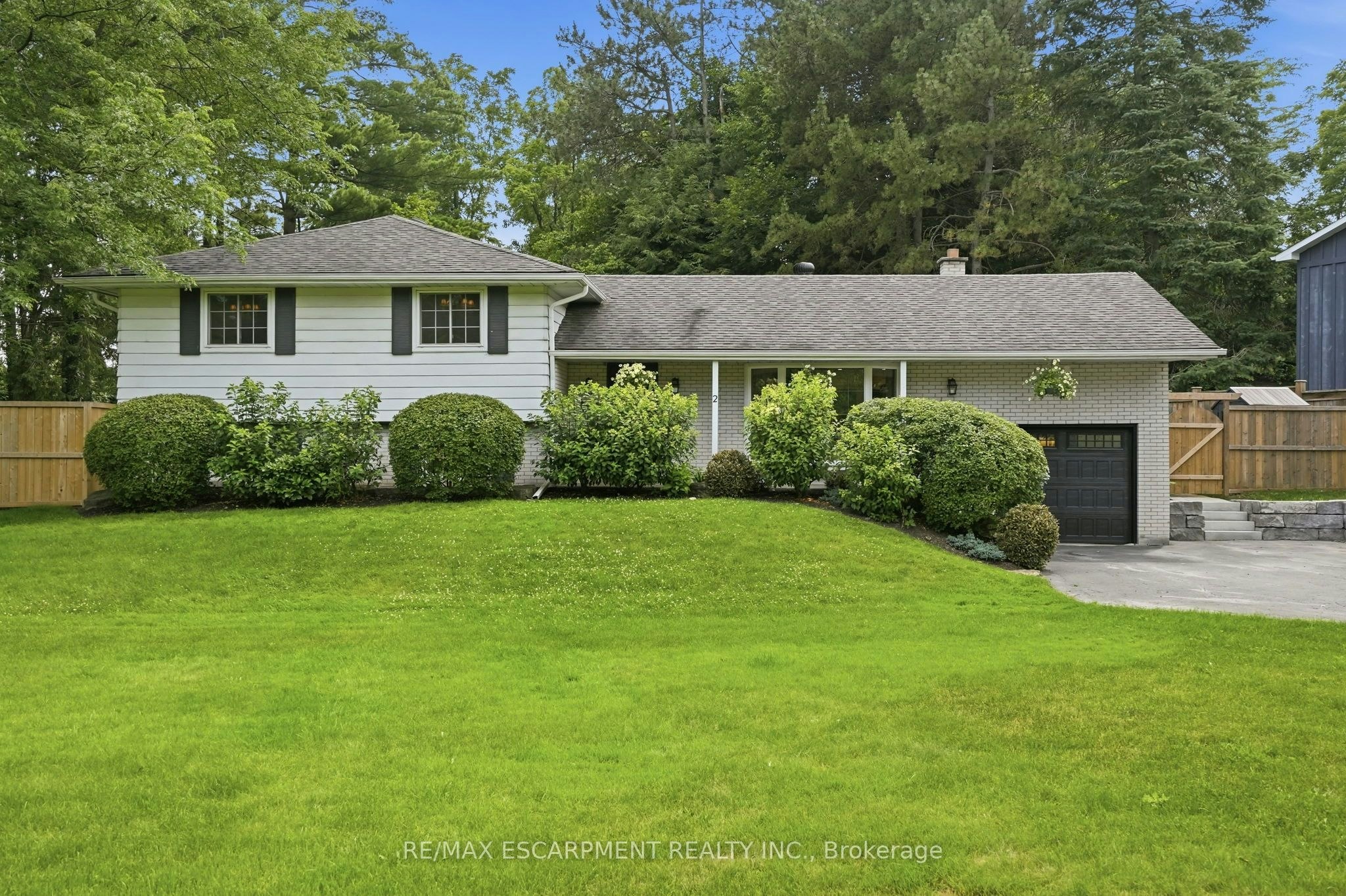 2 Jameson Drive, Hamilton, ON, L9H 5A2