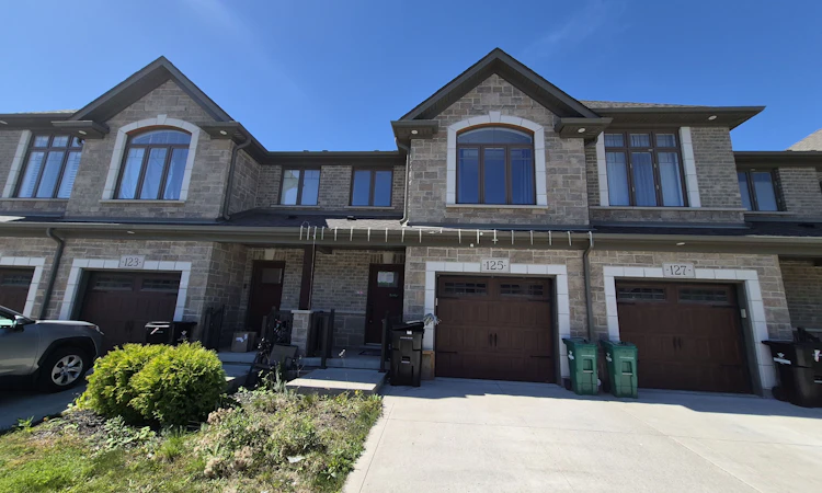 16-125 Hollybrook Trail