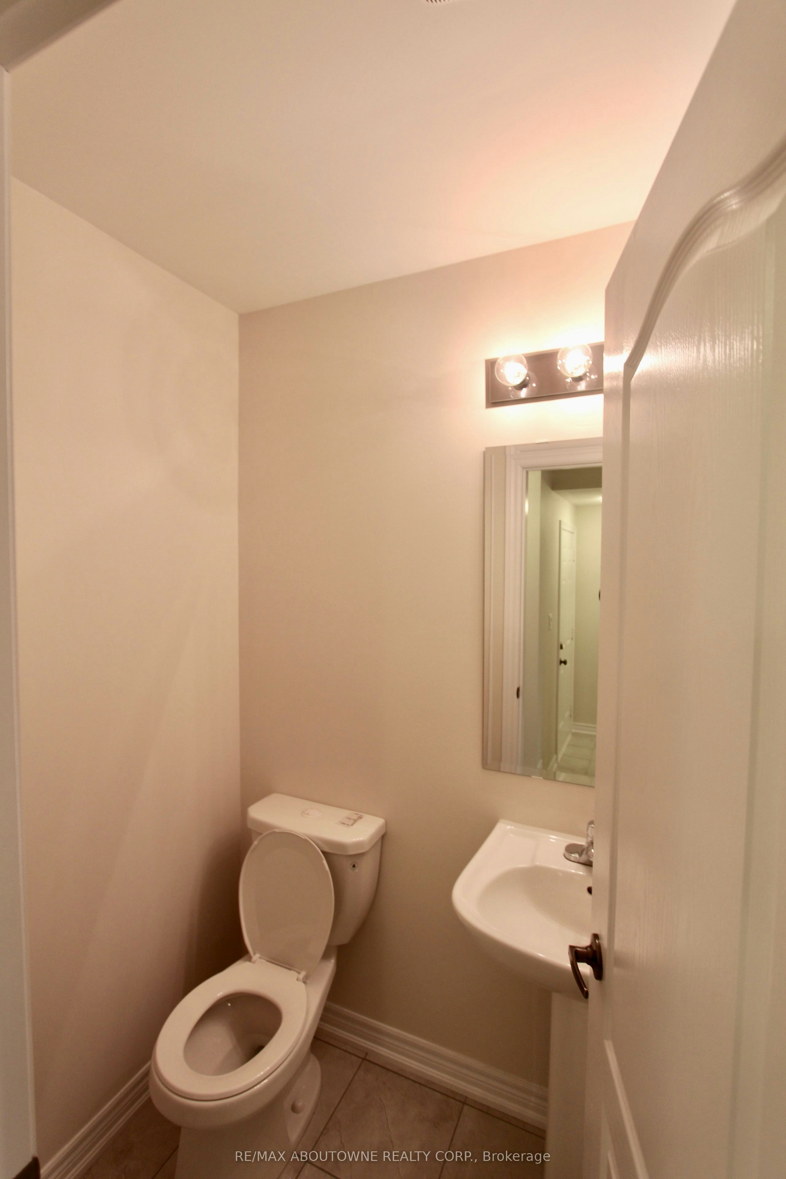 177 Law Drive, Guelph, ON, N1E 0E7 - 10