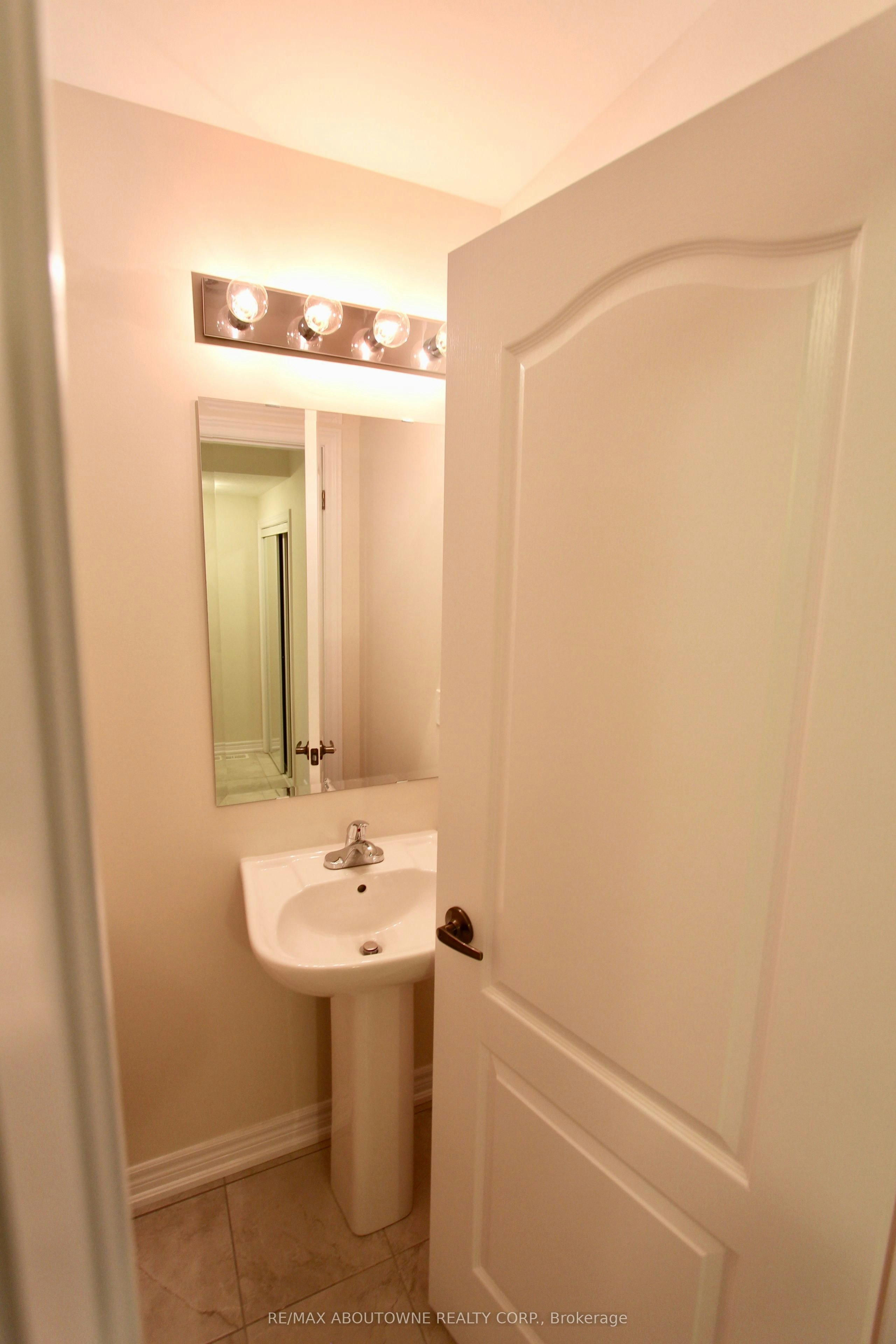 177 Law Drive, Guelph, ON, N1E 0E7 - 11