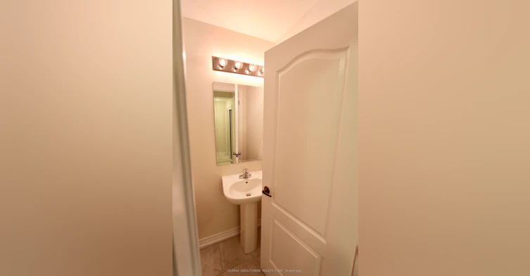 177 Law Drive, Guelph, ON, N1E 0E7 - 11