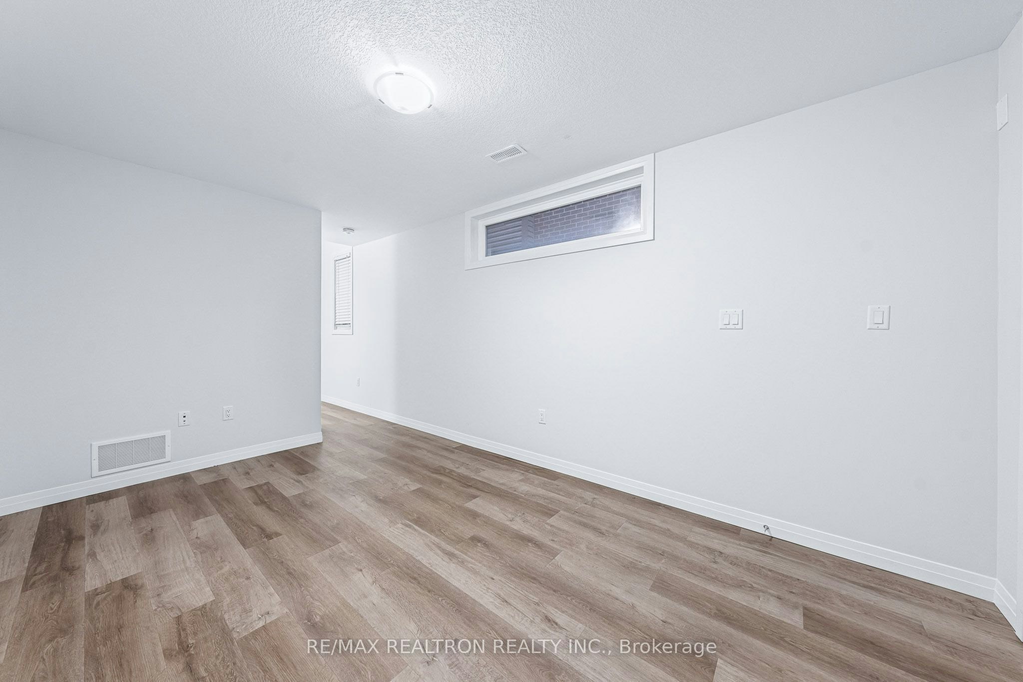 99-30 Times Square Boulevard, Hamilton, ON, L8J 0L8 - 8