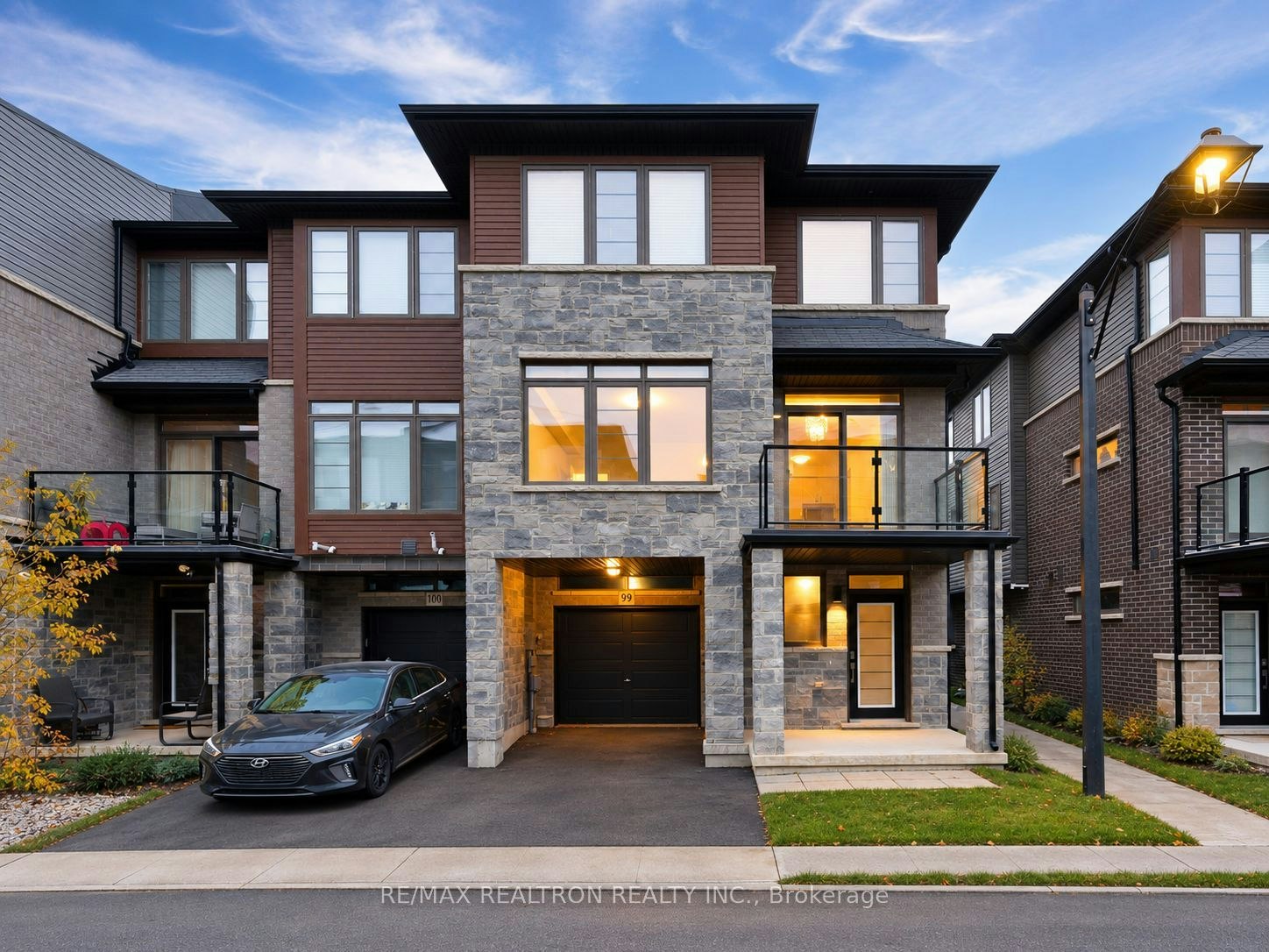99-30 Times Square Boulevard, Hamilton, ON, L8J 0L8
