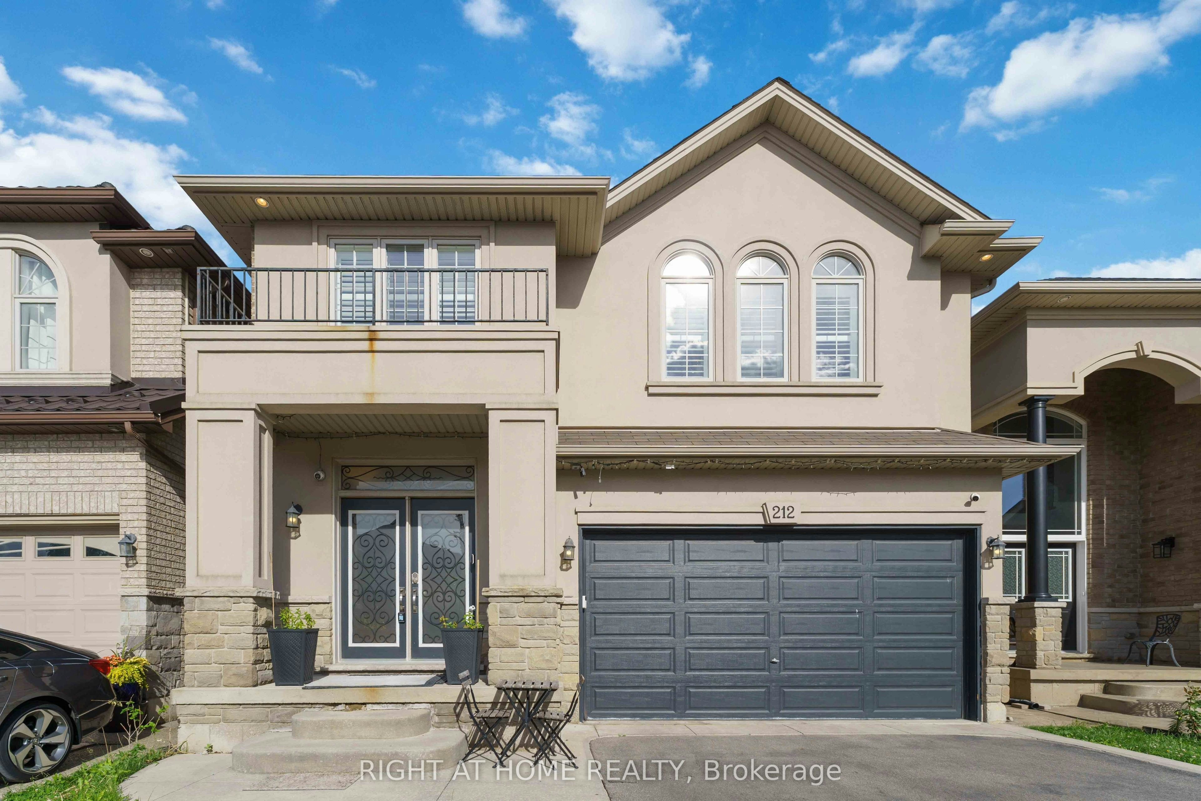 212 Chartwell Circle, Hamilton, ON, L9A 0B6