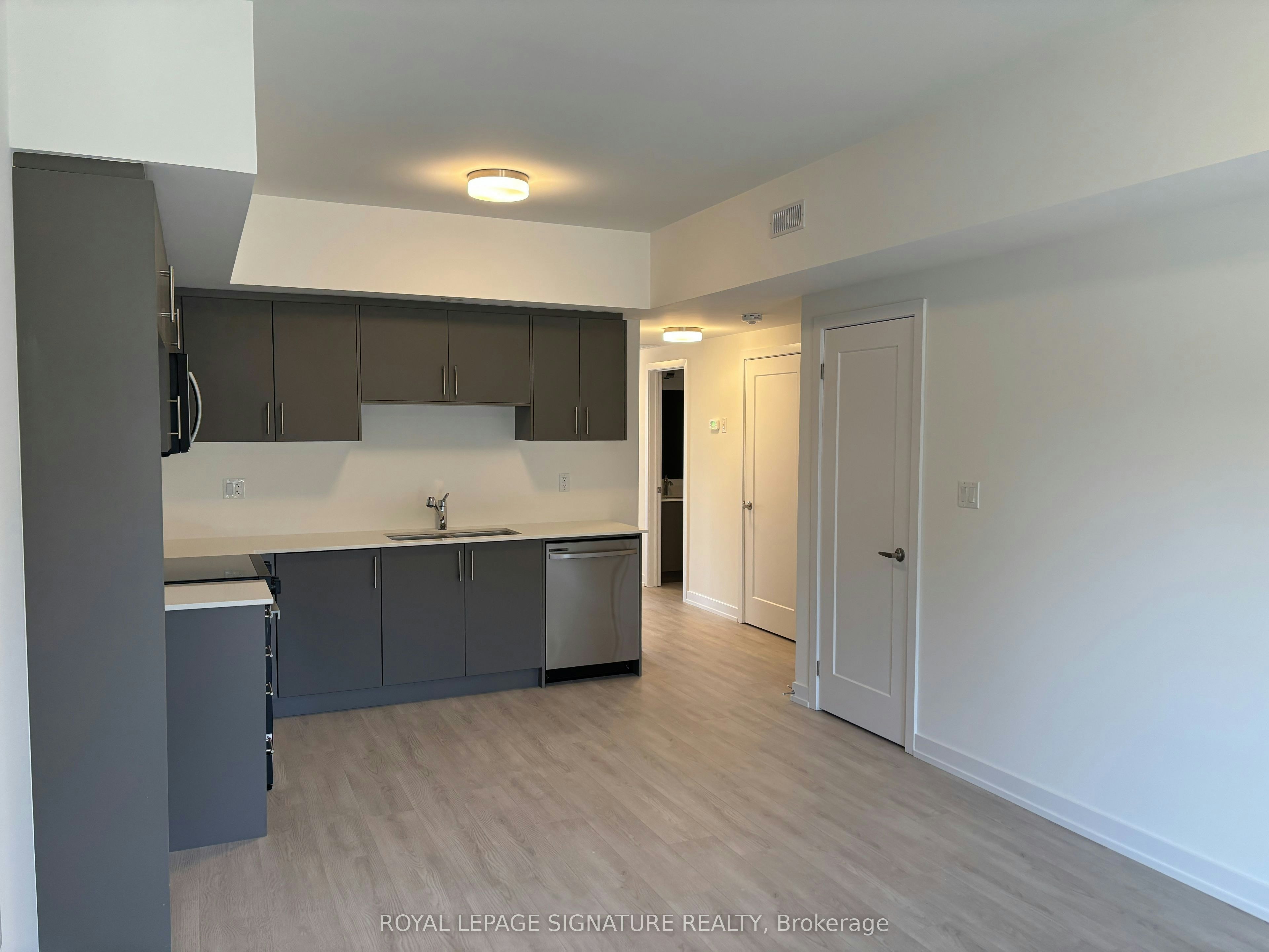16-42 Lowes Road W, Guelph, ON, N1G 4X2 - 4