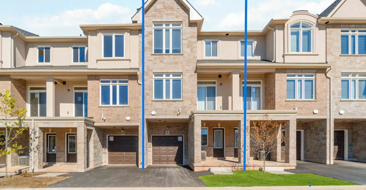9-40 Zinfandel Drive, Hamilton, ON, L8E 0L1 - 2