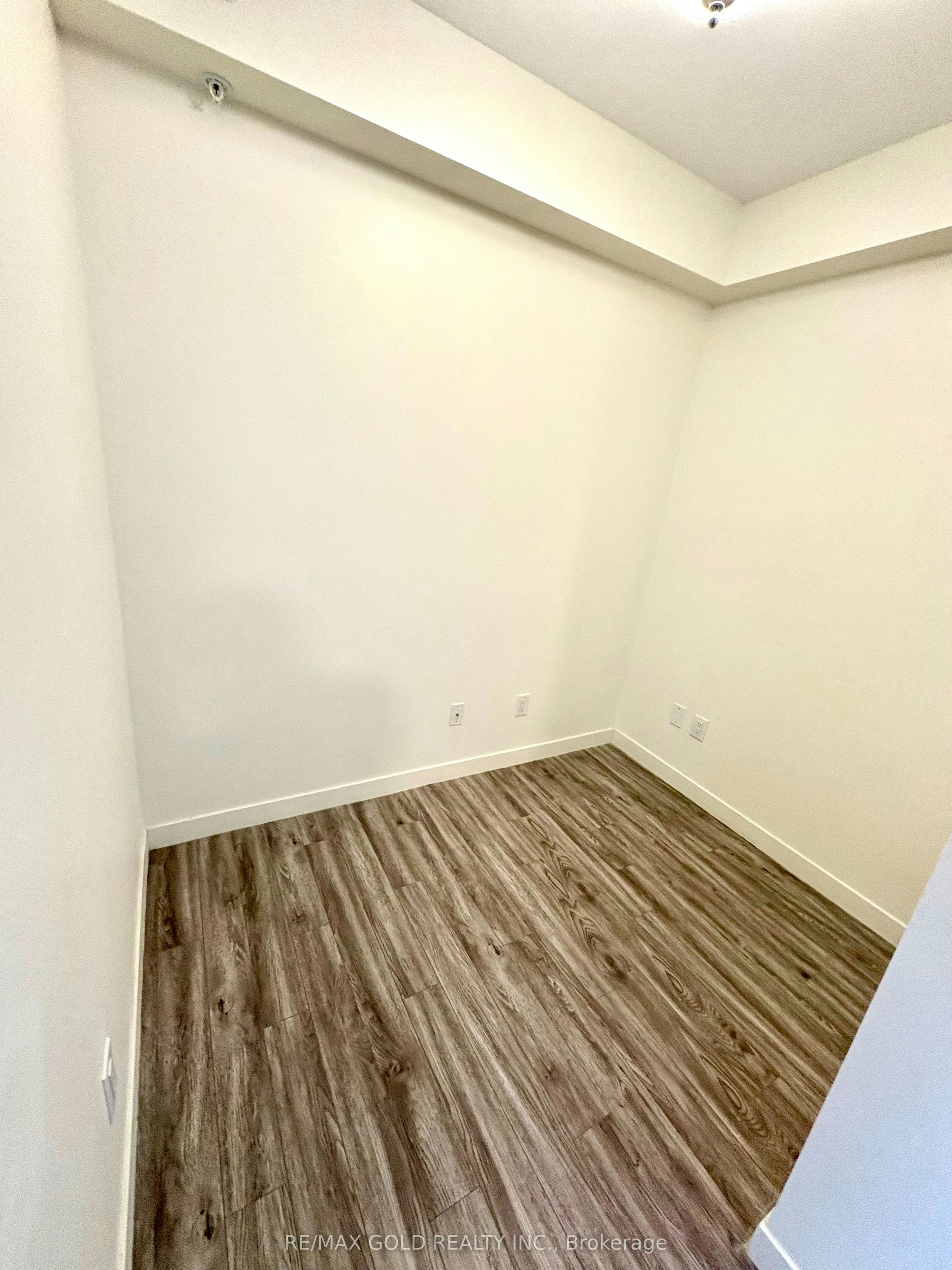 611-128 King Street N, Waterloo, ON, N2J 0E9 - 8