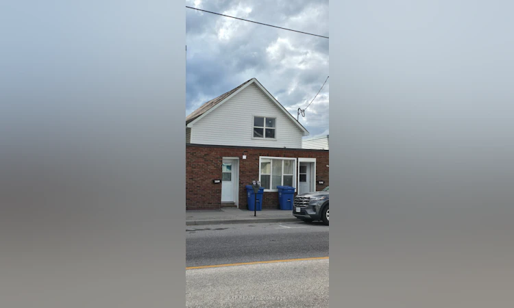 439 Main Street E