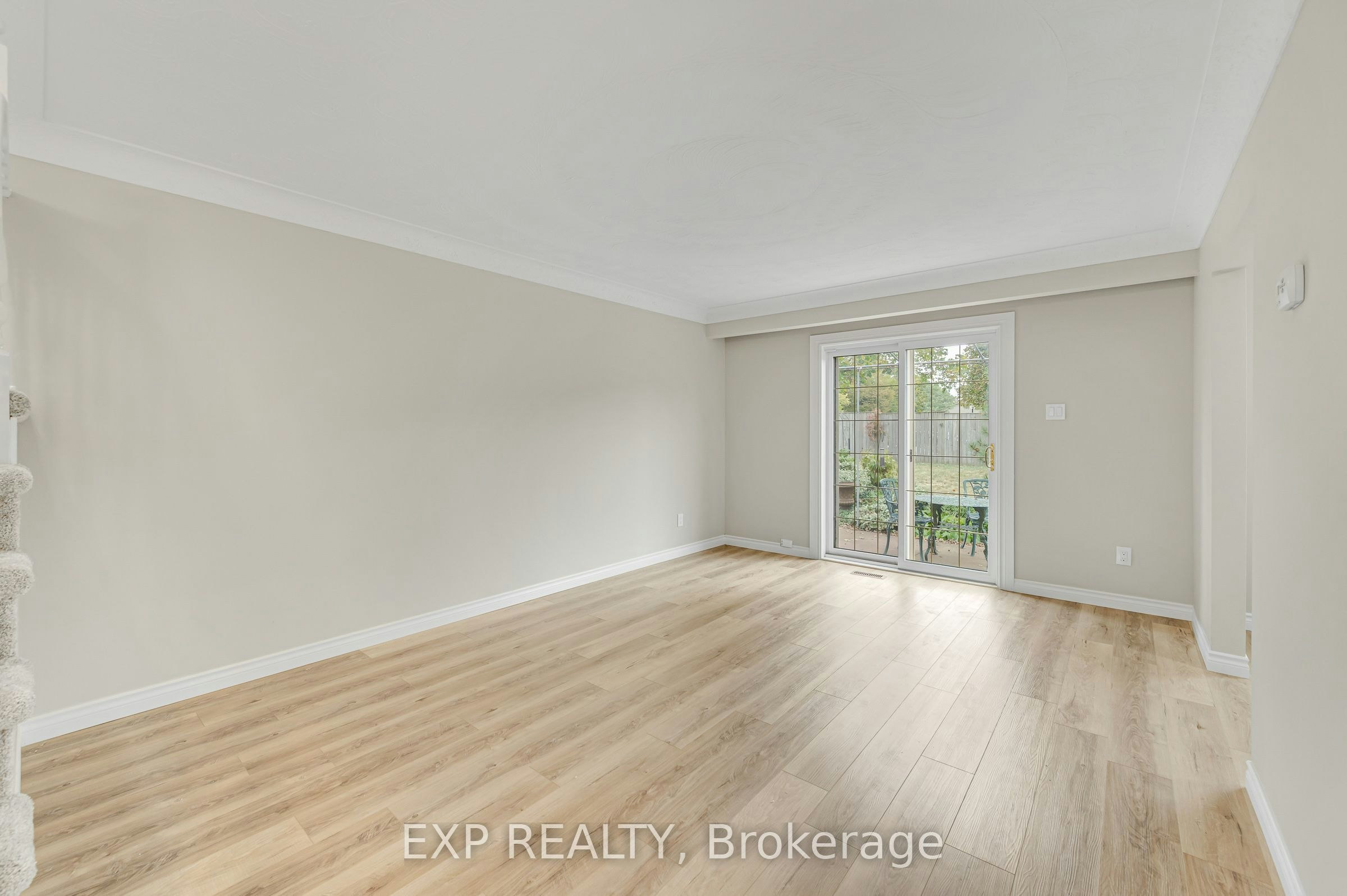 10 Donegel Place, Hamilton, ON, L9A 4Z6 - 8
