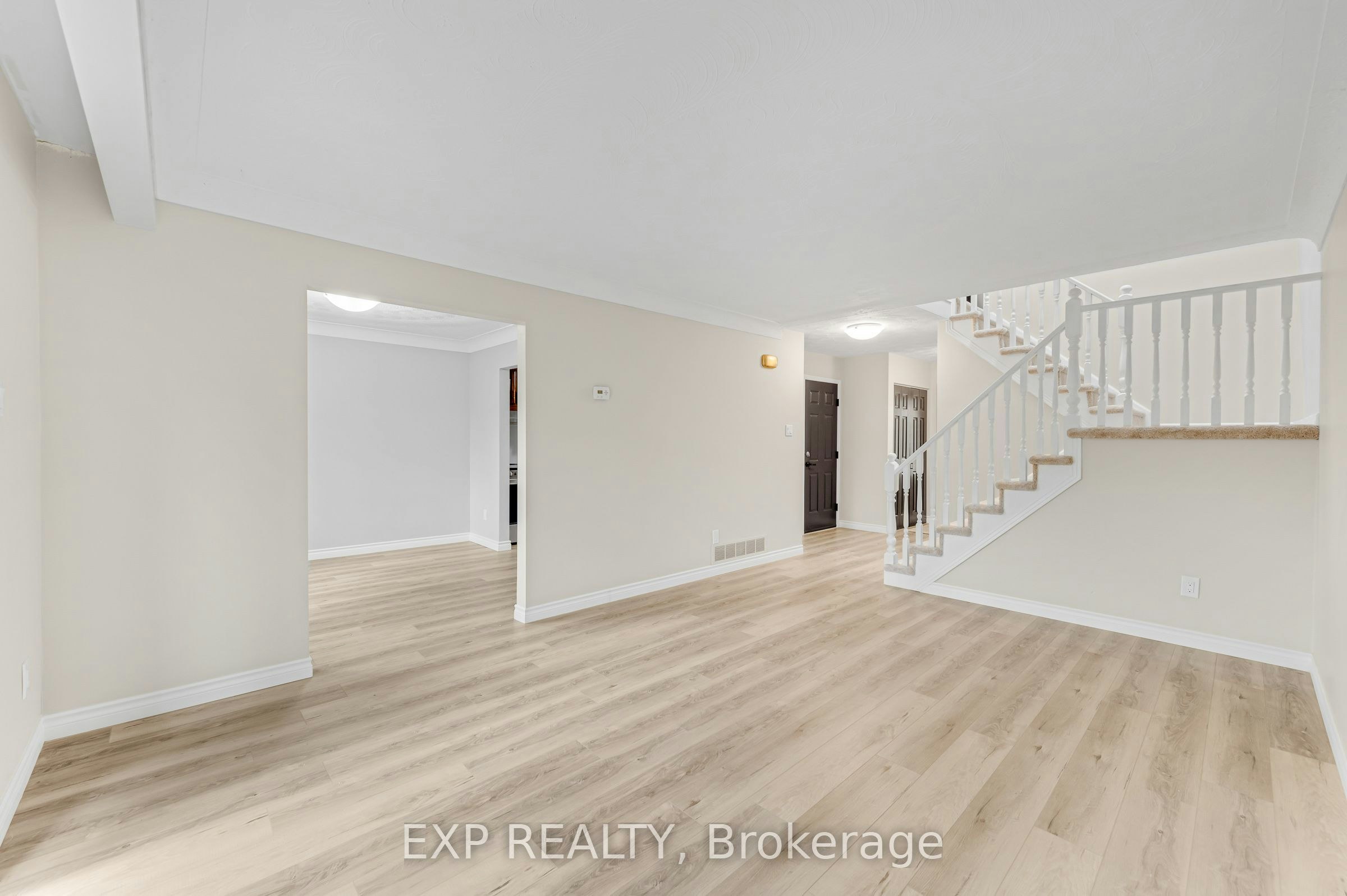10 Donegel Place, Hamilton, ON, L9A 4Z6 - 10