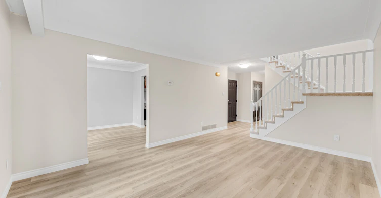 10 Donegel Place, Hamilton, ON, L9A 4Z6 - 10