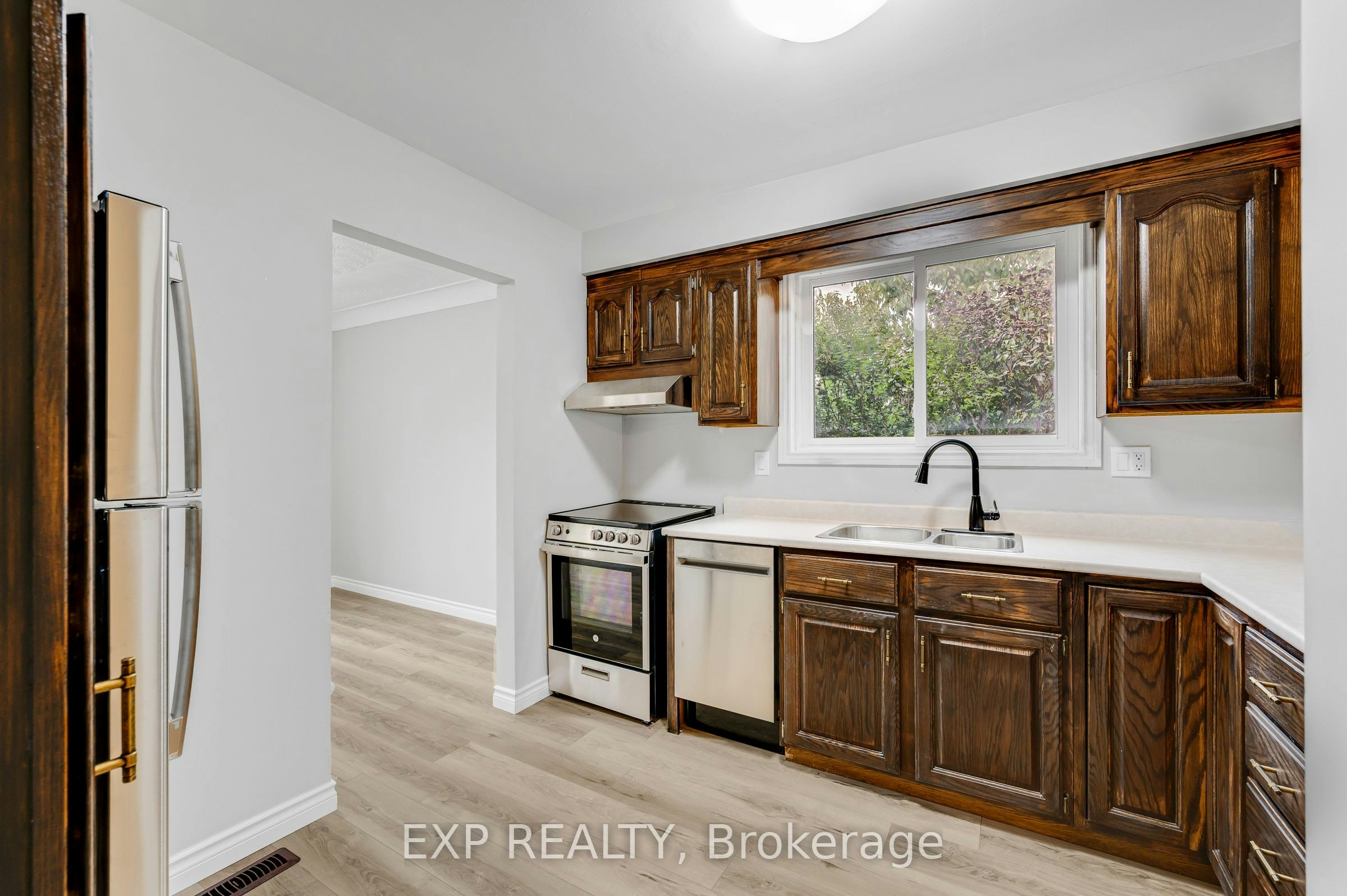 10 Donegel Place, Hamilton, ON, L9A 4Z6 - 14