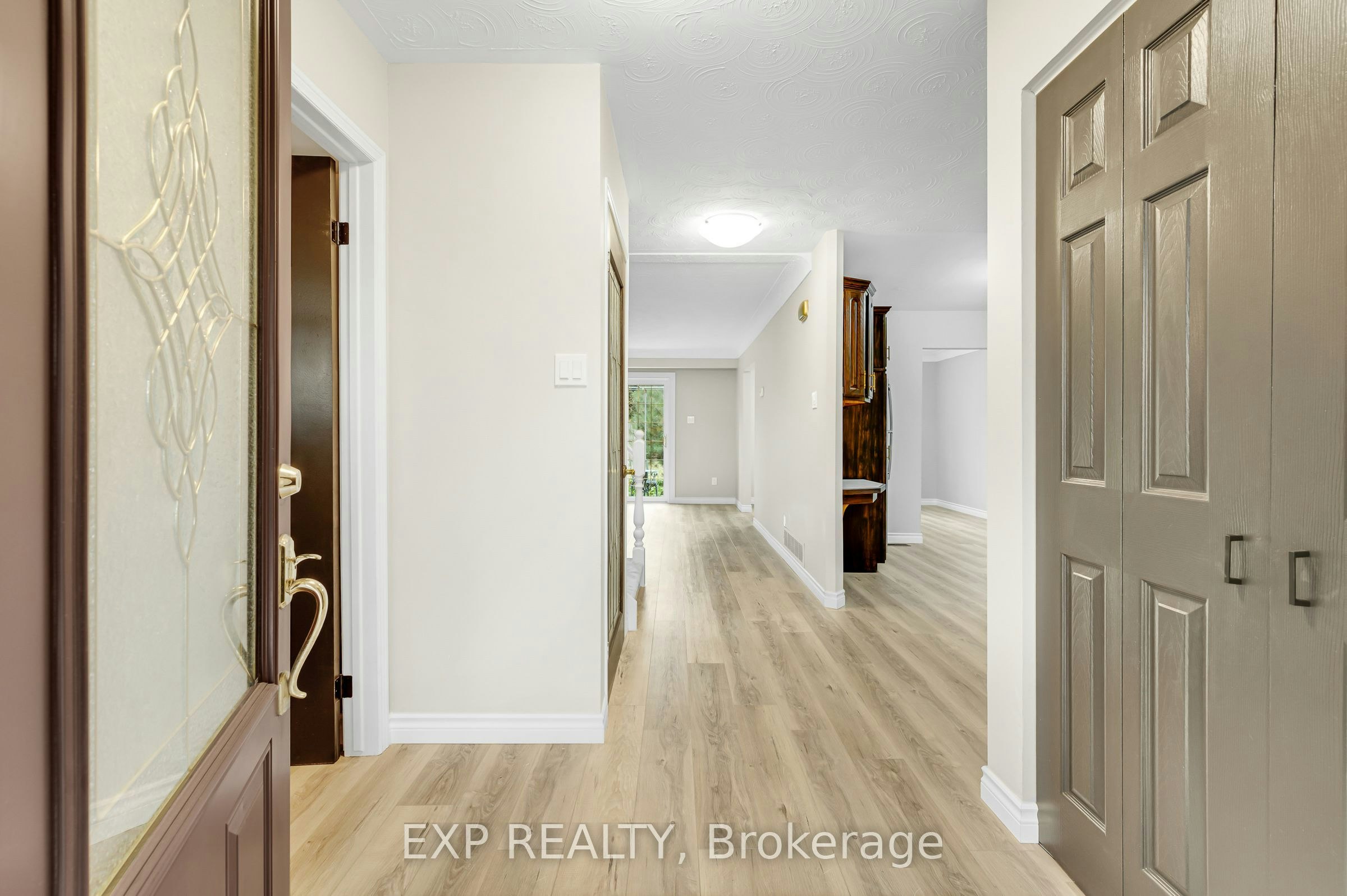 10 Donegel Place, Hamilton, ON, L9A 4Z6 - 4