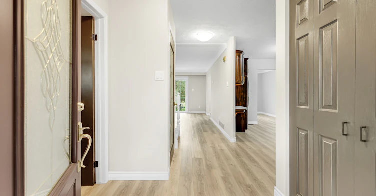 10 Donegel Place, Hamilton, ON, L9A 4Z6 - 4