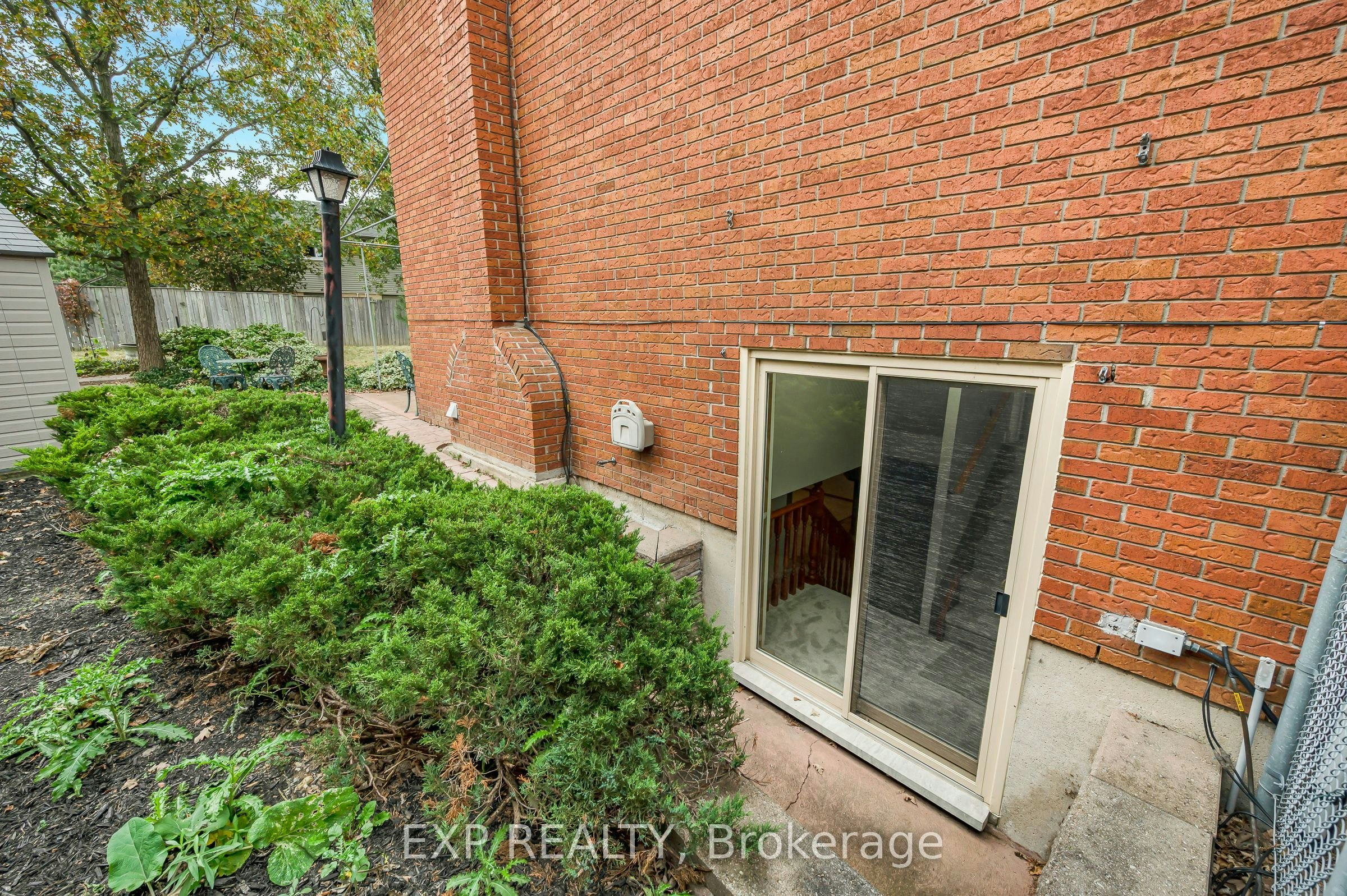 10 Donegel Place, Hamilton, ON, L9A 4Z6 - 43