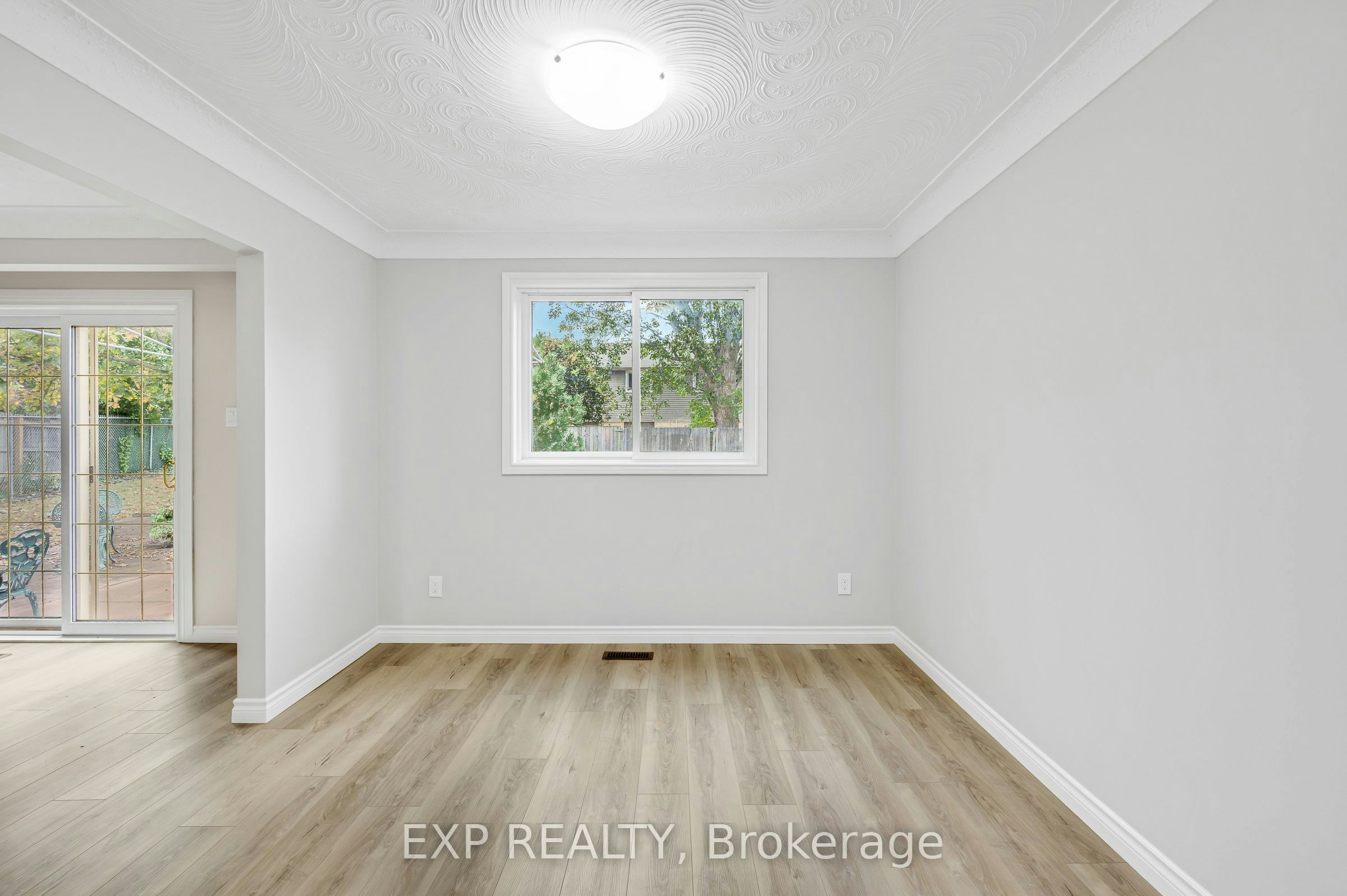10 Donegel Place, Hamilton, ON, L9A 4Z6 - 12