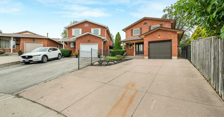 10 Donegel Place, Hamilton, ON, L9A 4Z6 - 2