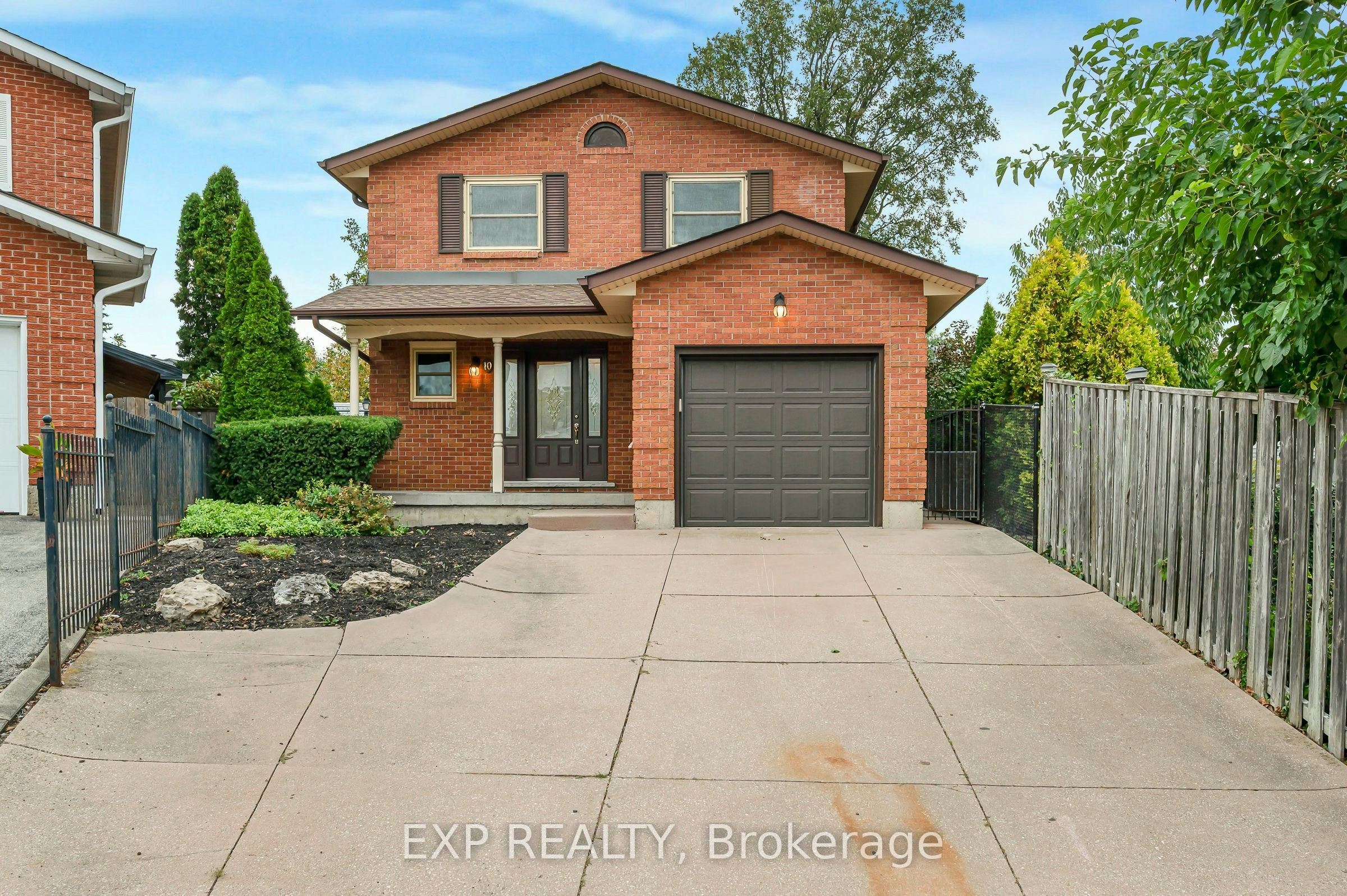 10 Donegel Place, Hamilton, ON, L9A 4Z6