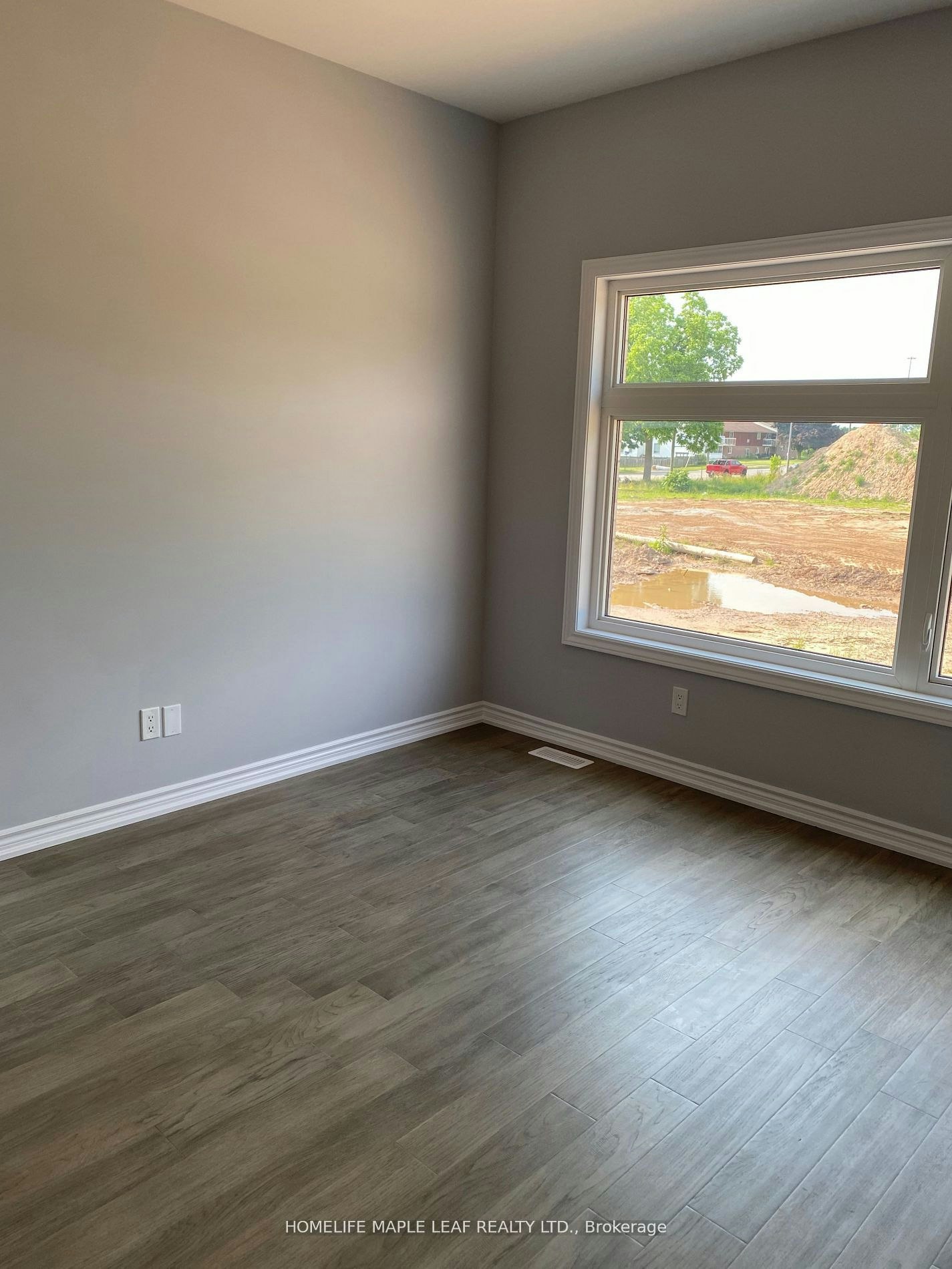 6-5672 Dorchester Road, Niagara Falls, ON, L2G 4Y8 - 5