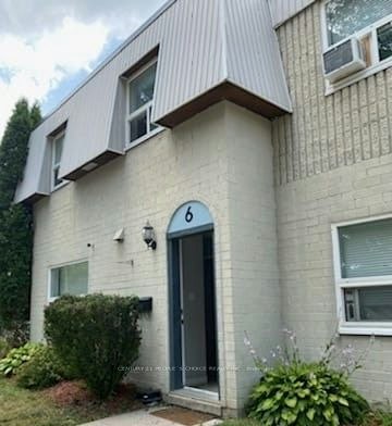6-271 Thames Street N, Ingersoll, ON, N5C 3T6