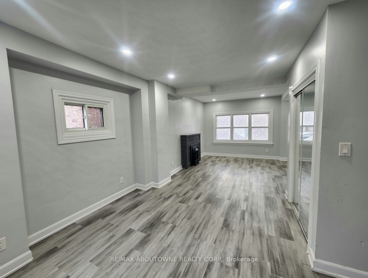 63 Gage Avenue N, Hamilton, ON, L8L 6Z8 - 4