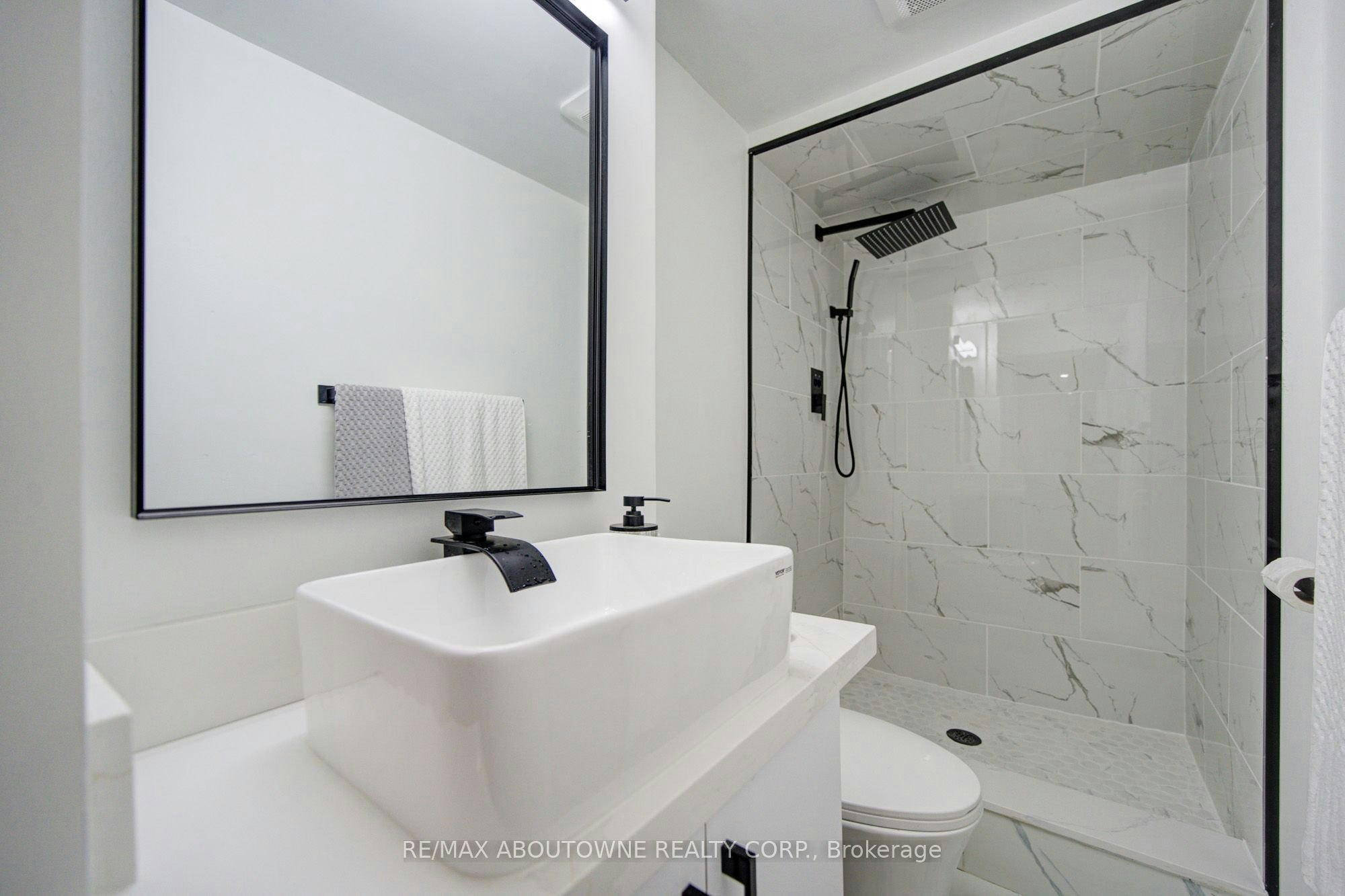 30 Dale Avenue, Hamilton, ON, L8G 3L9 - 41