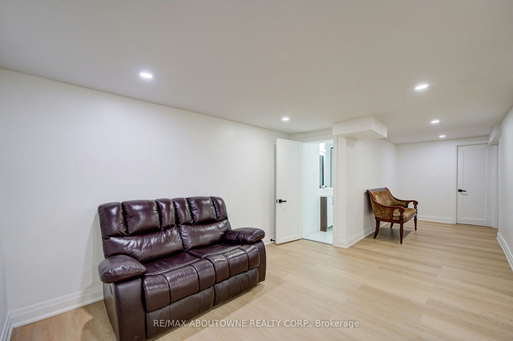 30 Dale Avenue, Hamilton, ON, L8G 3L9 - 36