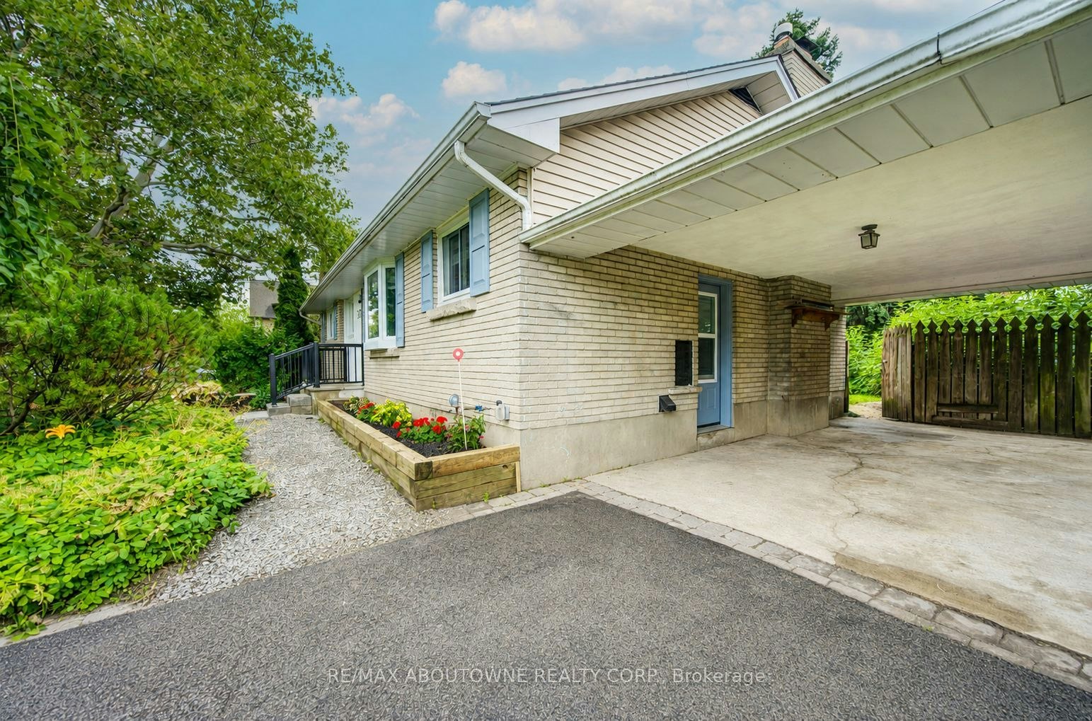 30 Dale Avenue, Hamilton, ON, L8G 3L9 - 3