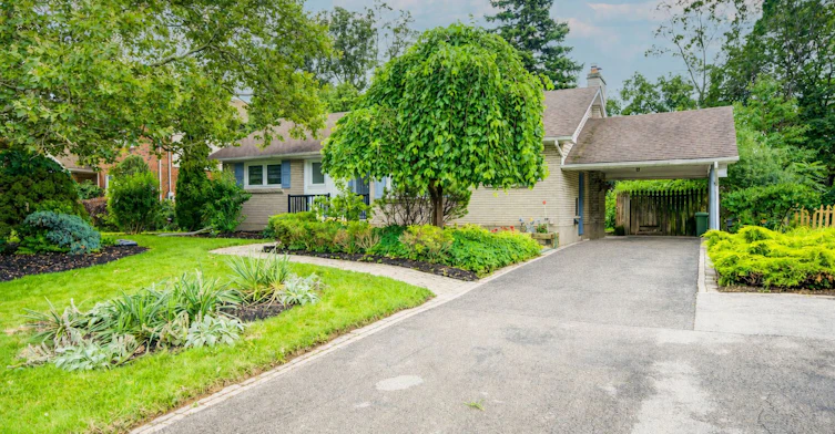 30 Dale Avenue, Hamilton, ON, L8G 3L9