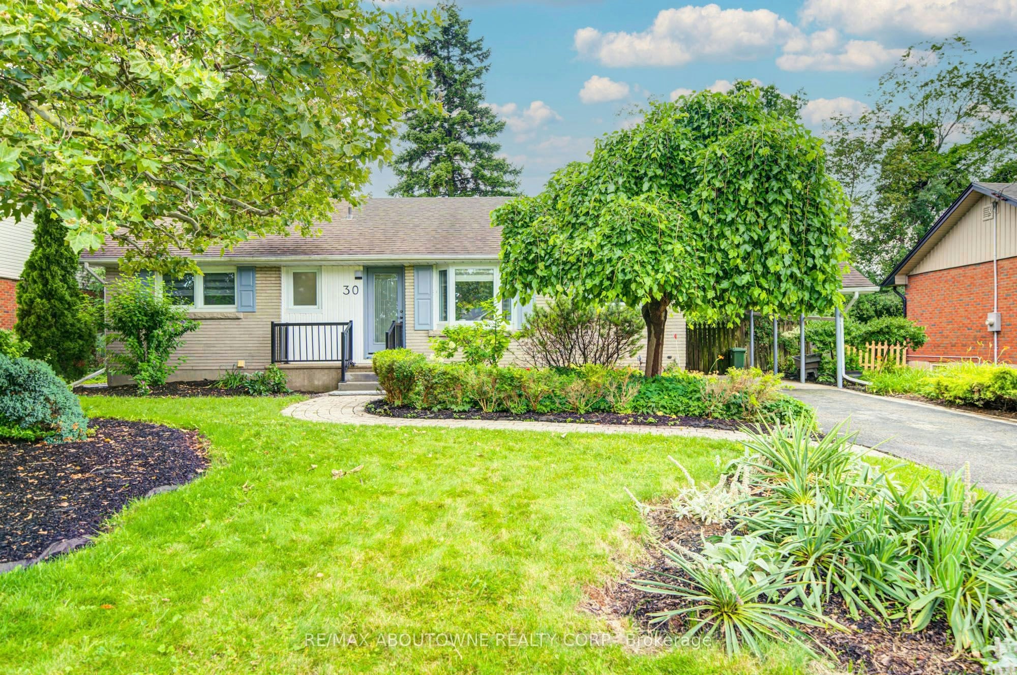 30 Dale Avenue, Hamilton, ON, L8G 3L9 - 2