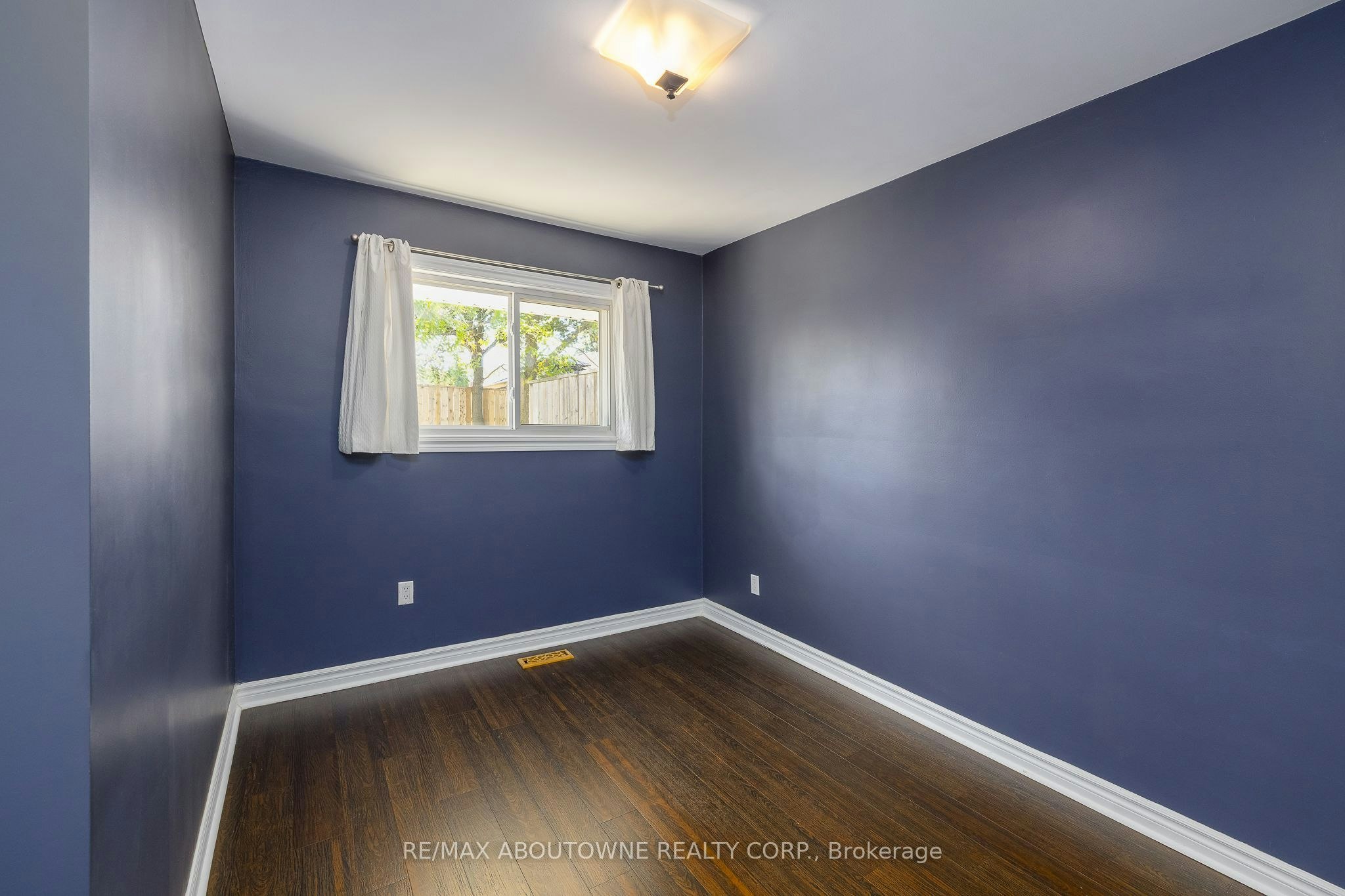 Upper-71 Lakeside Drive, Grimsby, ON, L3M 2L4 - 21