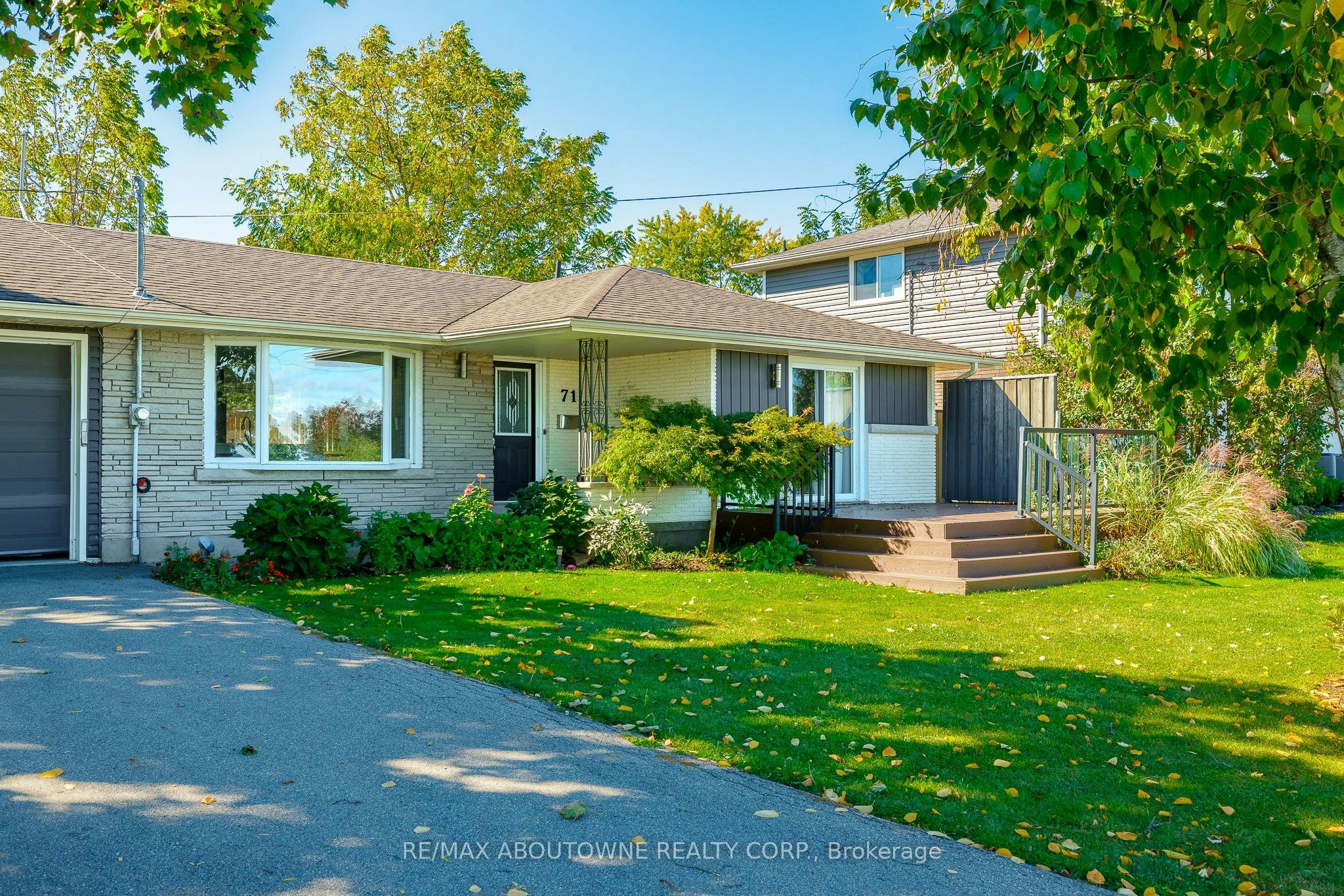 Upper-71 Lakeside Drive, Grimsby, ON, L3M 2L4