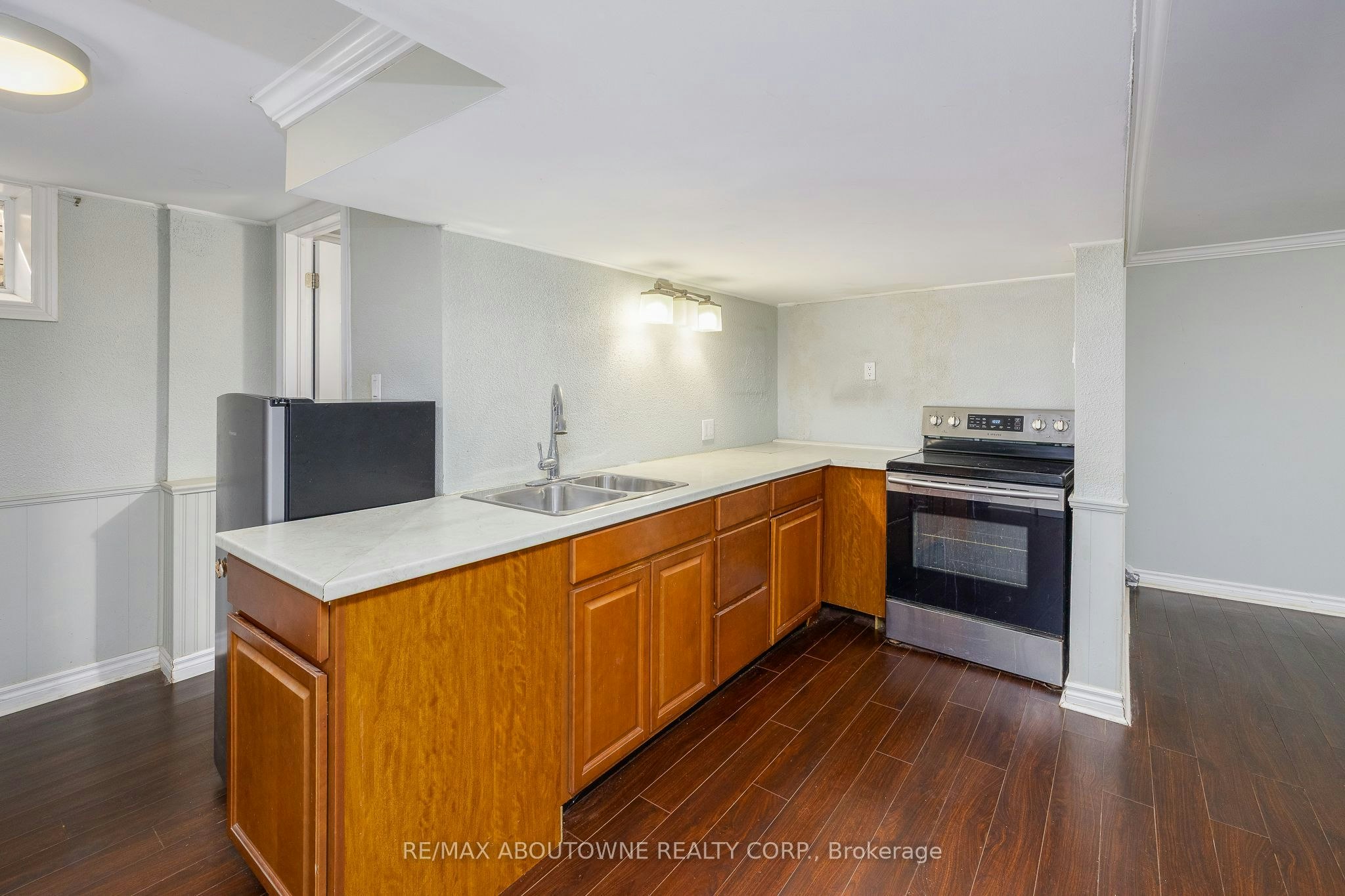 Lower-71 Lakeside Drive, Grimsby, ON, L3M 2L4 - 9