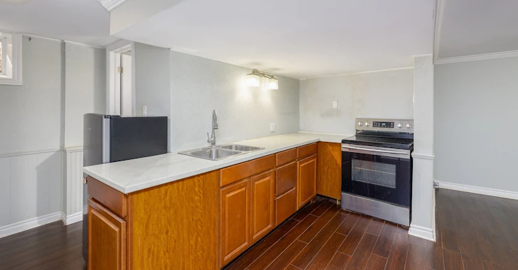 Lower-71 Lakeside Drive, Grimsby, ON, L3M 2L4 - 9