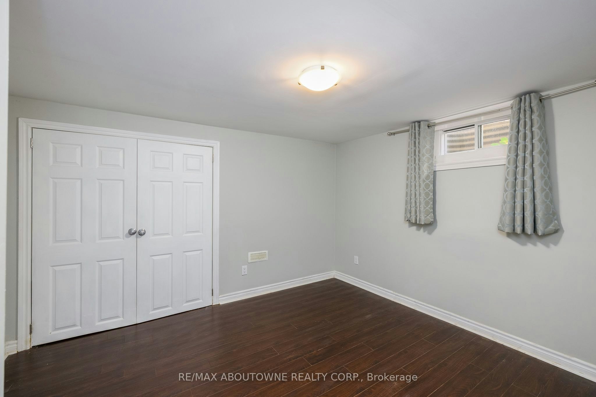 Lower-71 Lakeside Drive, Grimsby, ON, L3M 2L4 - 11