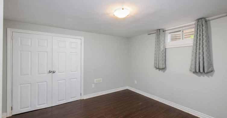 Lower-71 Lakeside Drive, Grimsby, ON, L3M 2L4 - 11