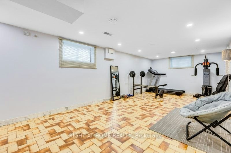 15 Tuna Court, Hamilton, ON, L8W 1S1 - 11