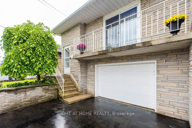15 Tuna Court, Hamilton, ON, L8W 1S1 - 2